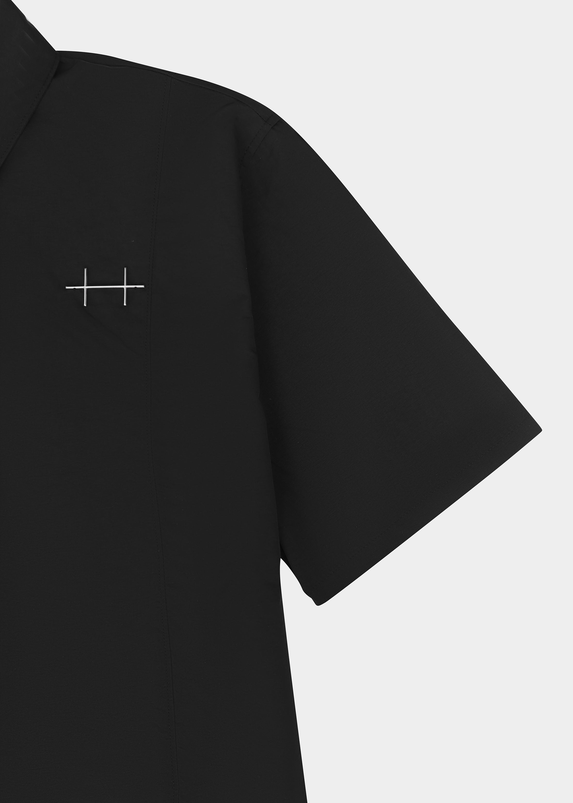 HE, product: PLICATE SHIRT (Fig. 7)