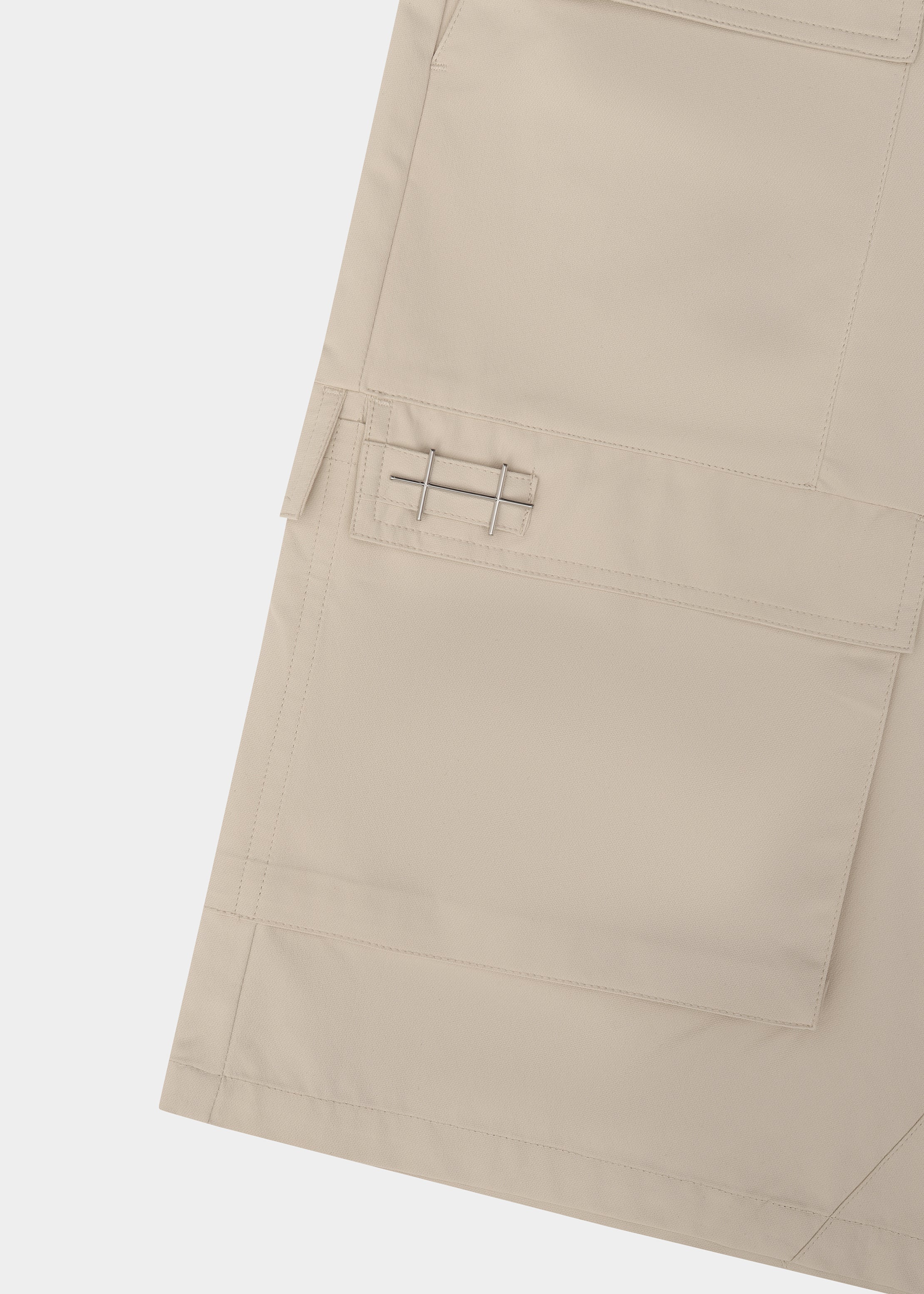 HE, product: CELLULAE CARGO SHORTS (Fig. 8)