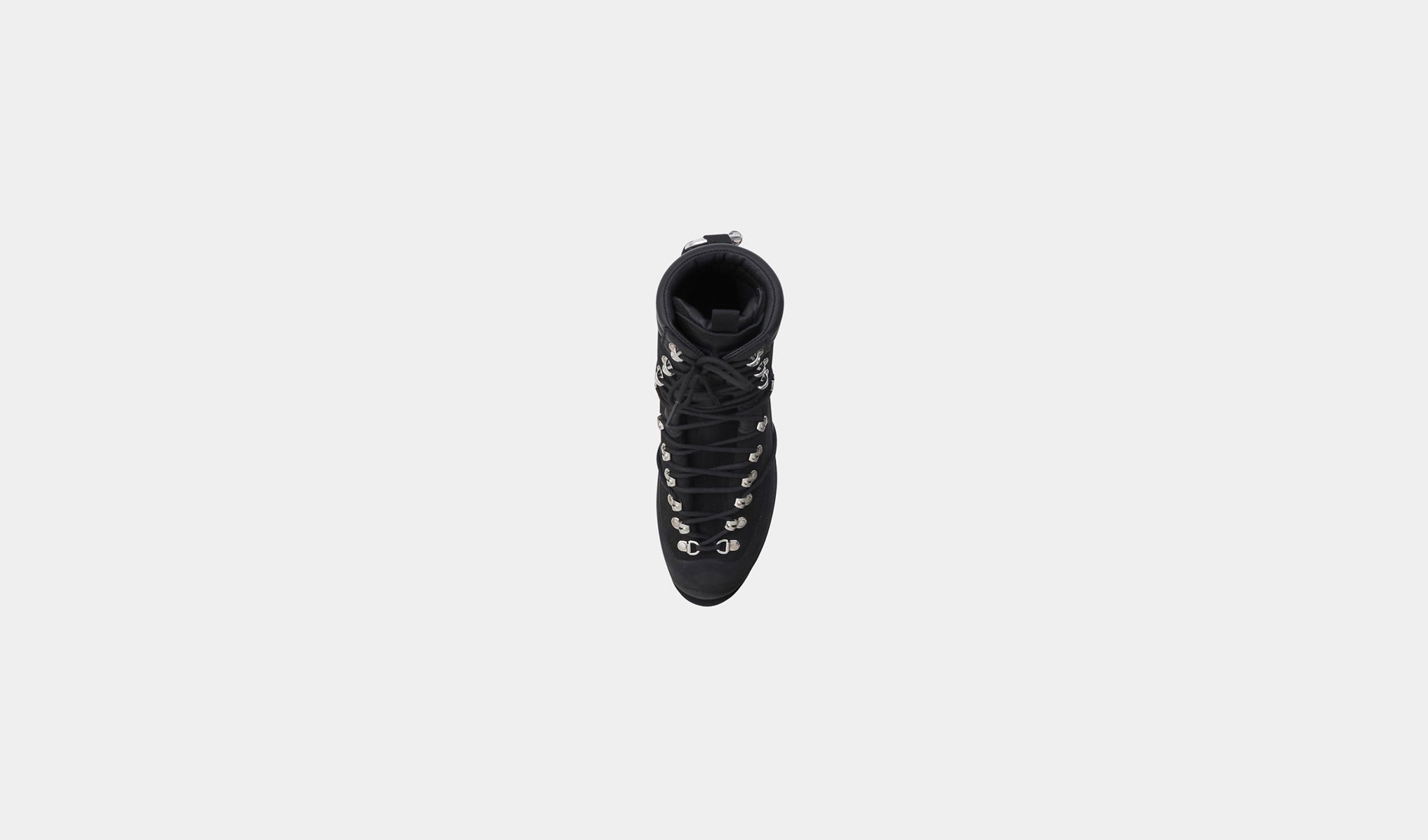 HE, product: HIKING BOOTS (Fig. 8)