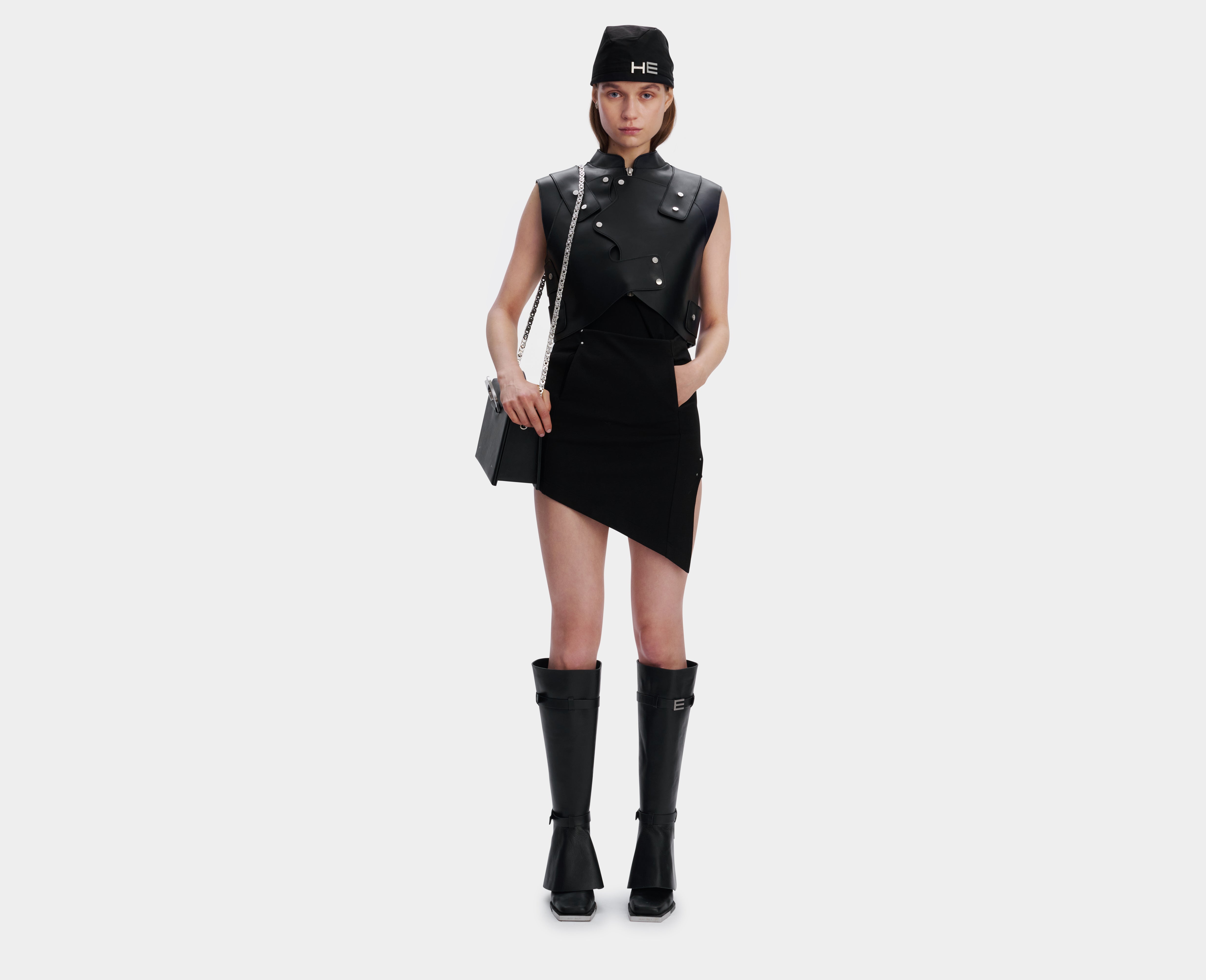HE, product: ATMOSPHERIC LEATHER VEST (Fig. 2)
