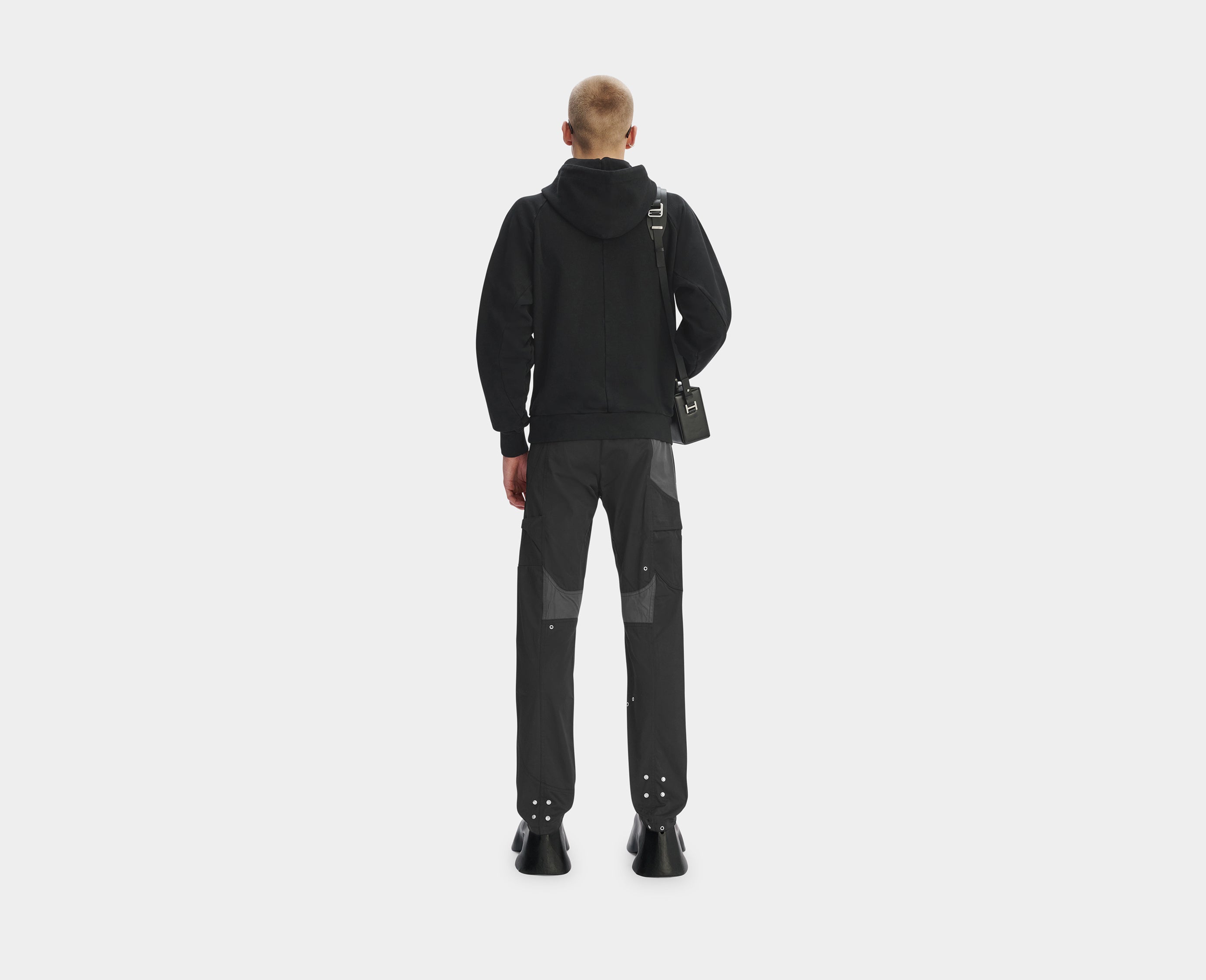 HE, product: MINIMAL TWILL CARGO PANTS (Fig. 4)