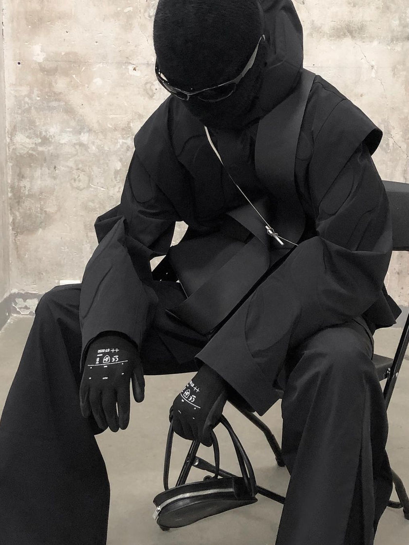 HE, product: ARISE BALACLAVA (Fig. 17)