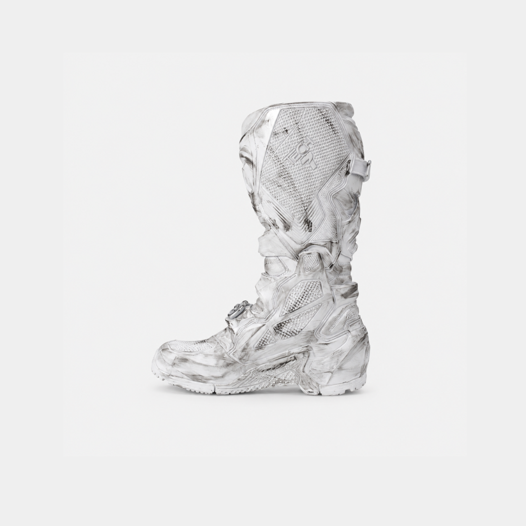 HE, product: IGNITE BOOTS (Fig. 6)