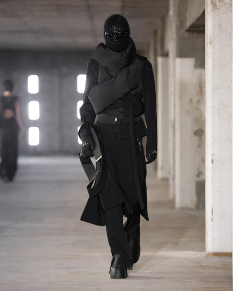 HELIOT EMIL ++ AW23 'CONNECTED FORMS'