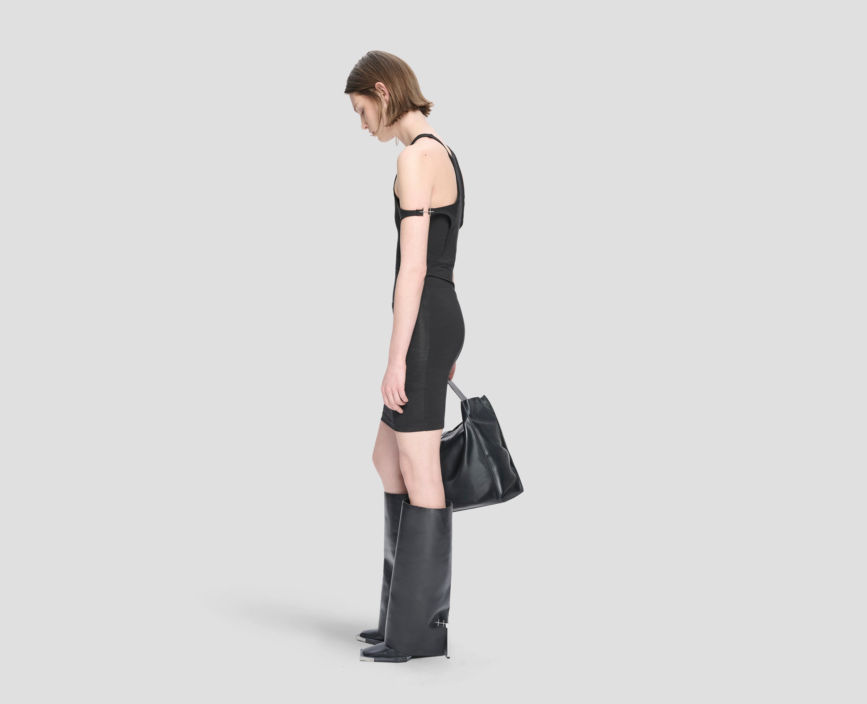 HE, product: ISOSTASY SKORTS (Fig. 7)