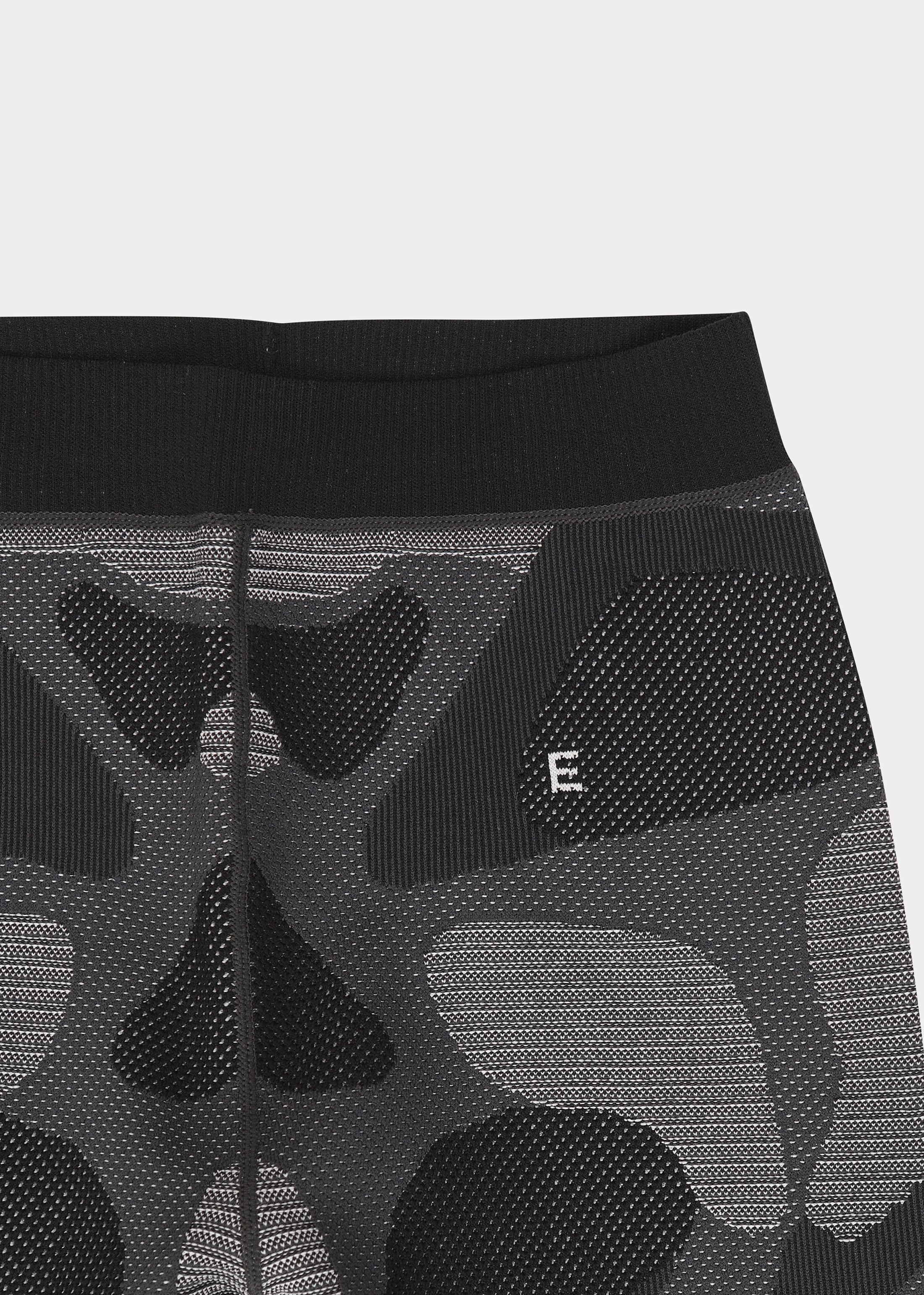 HE, product: DEFORM TROUSERS (Fig. 3)