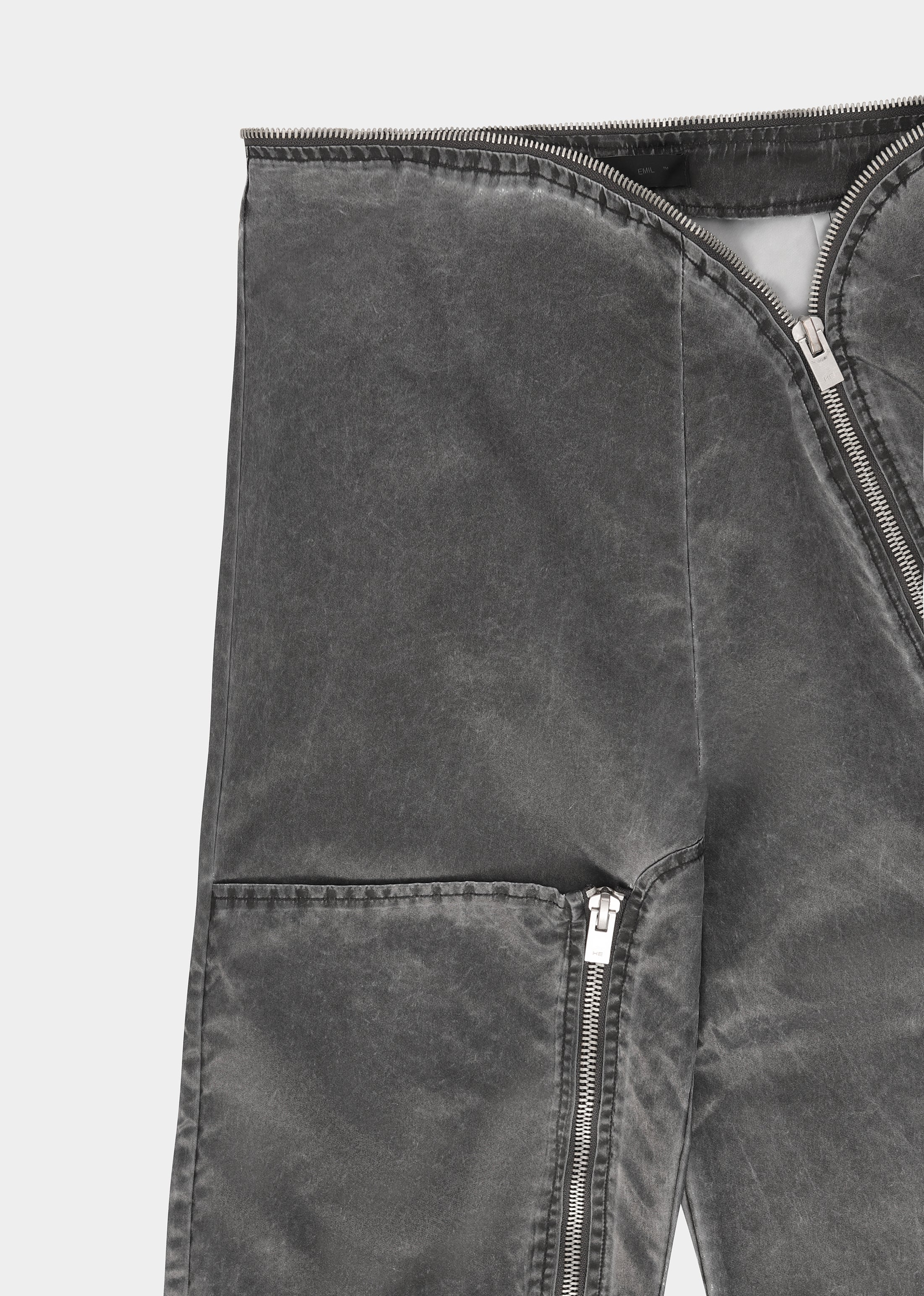 HE, product: MANIPULATED CARGO TROUSERS (Fig. 4)