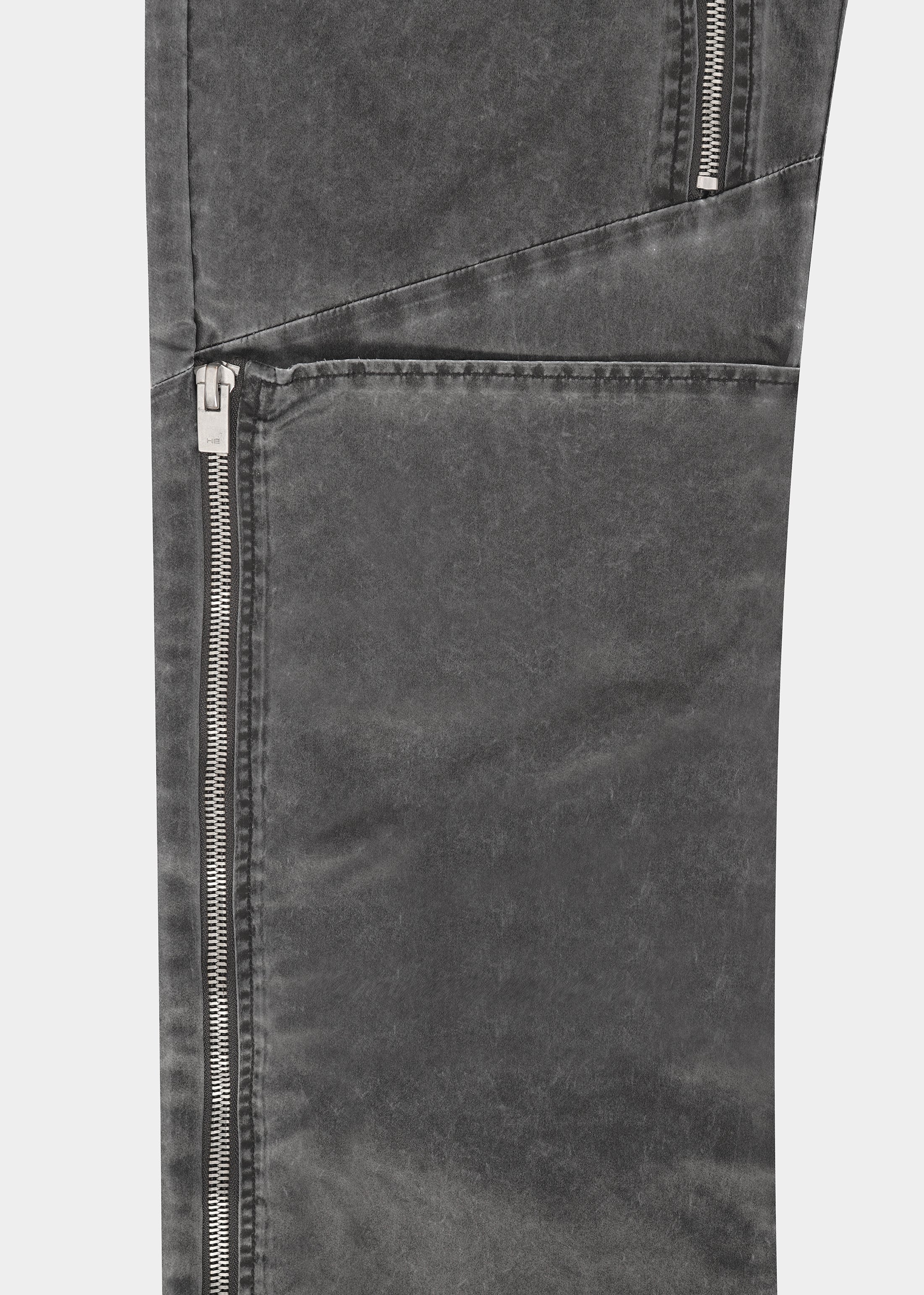 HE, product: MANIPULATED CARGO TROUSERS (Fig. 6)