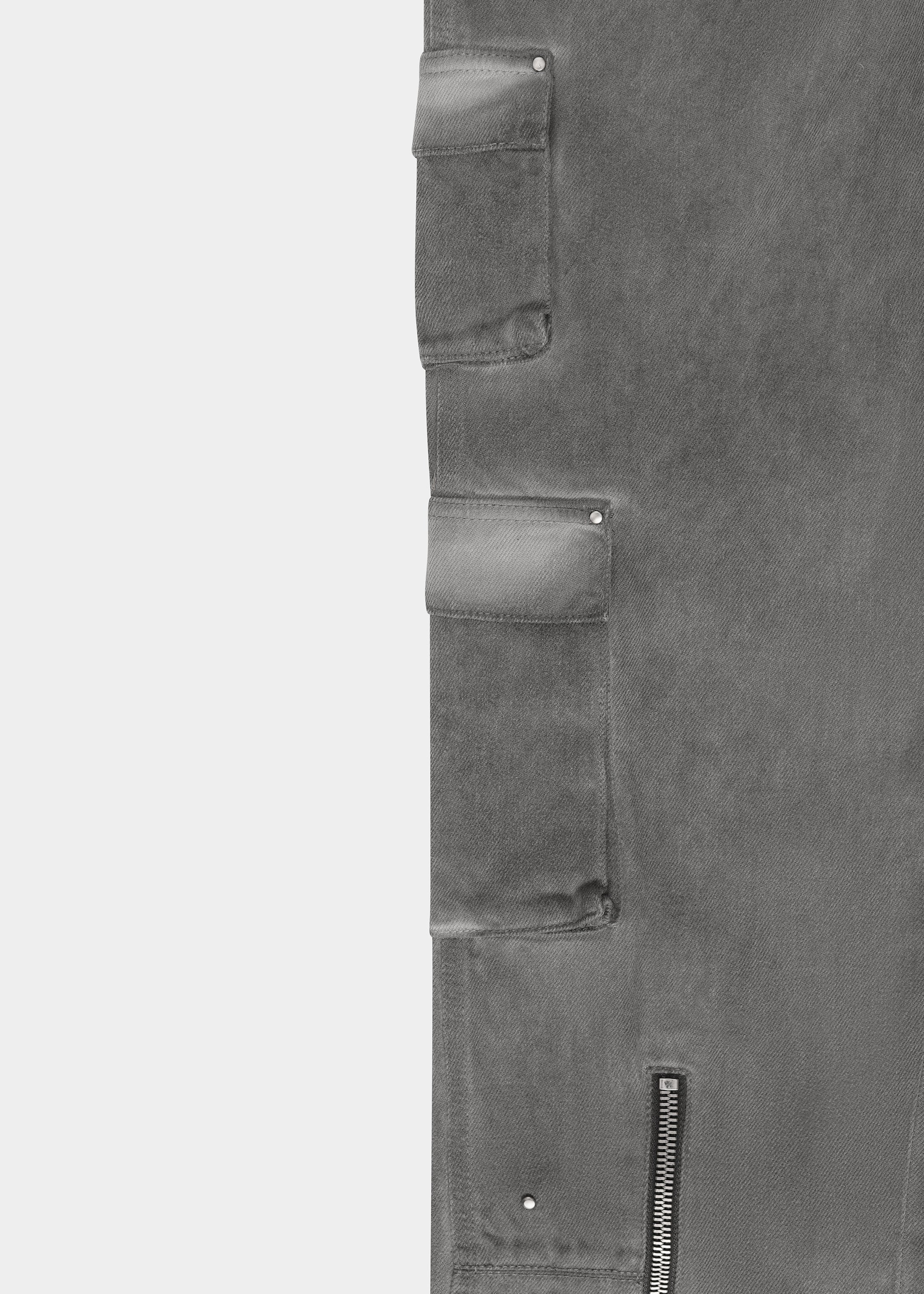 HE, product: WASHED GREY CARGO TROUSERS (Fig. 7)