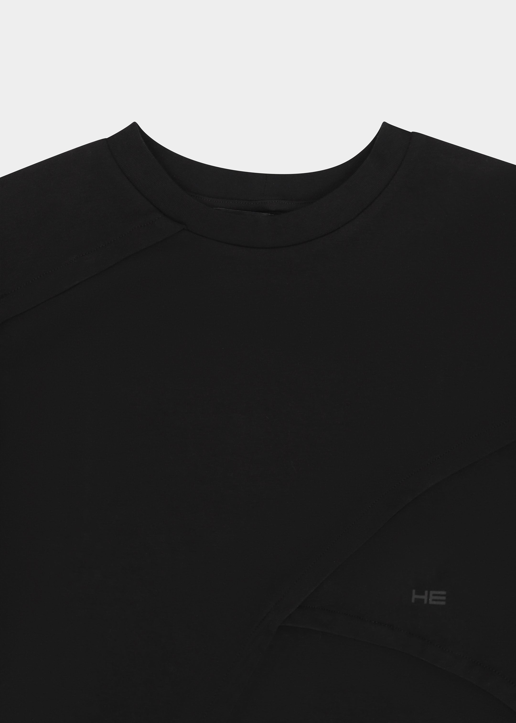 HE, product: DECONSTRUCTURED T-SHIRT (Fig. 6)