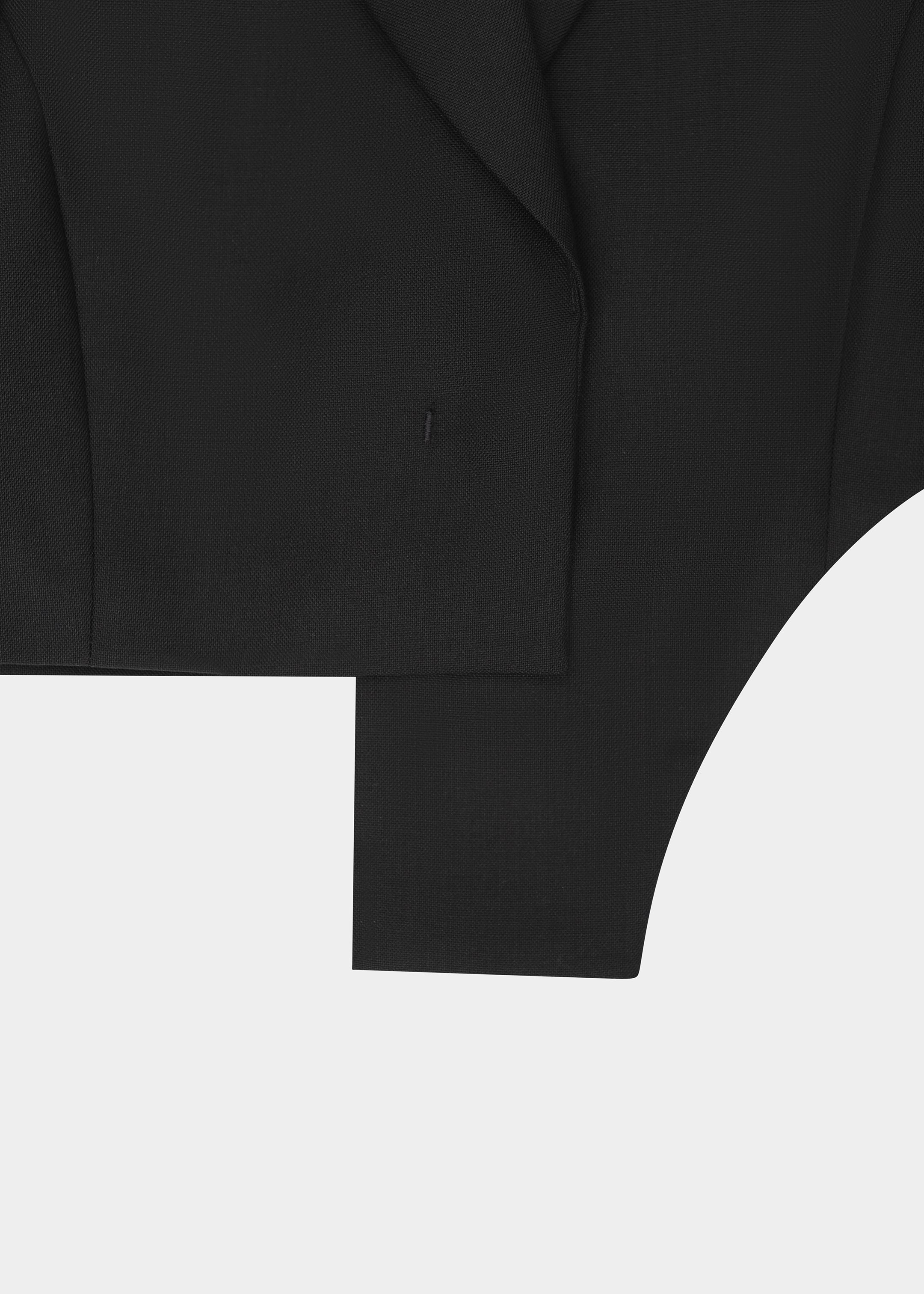 HE, product: TAILORED CROPPED BLAZER (Fig. 7)