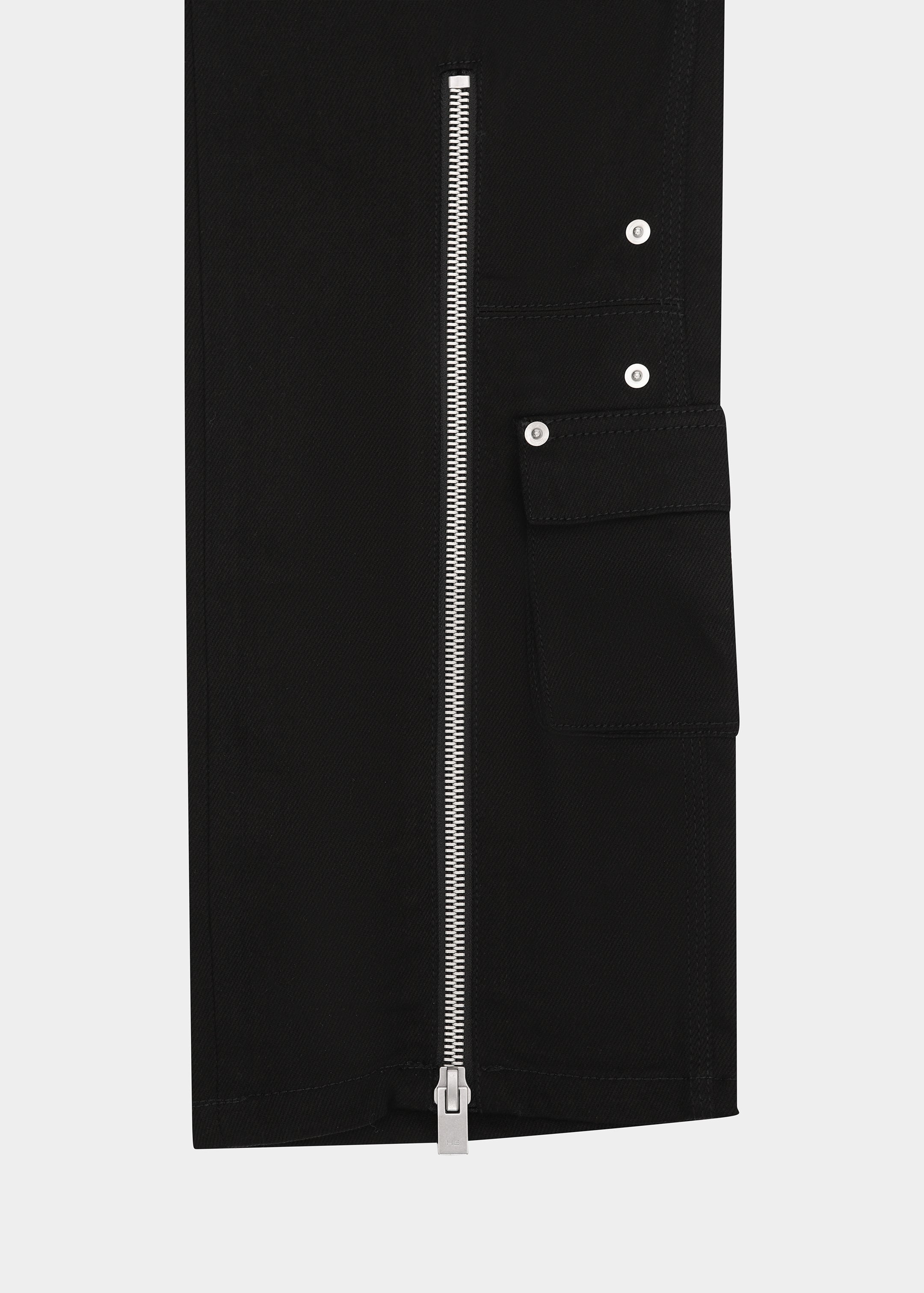 HE, product: DEFINITE DENIM-HOSE (Fig. 8)