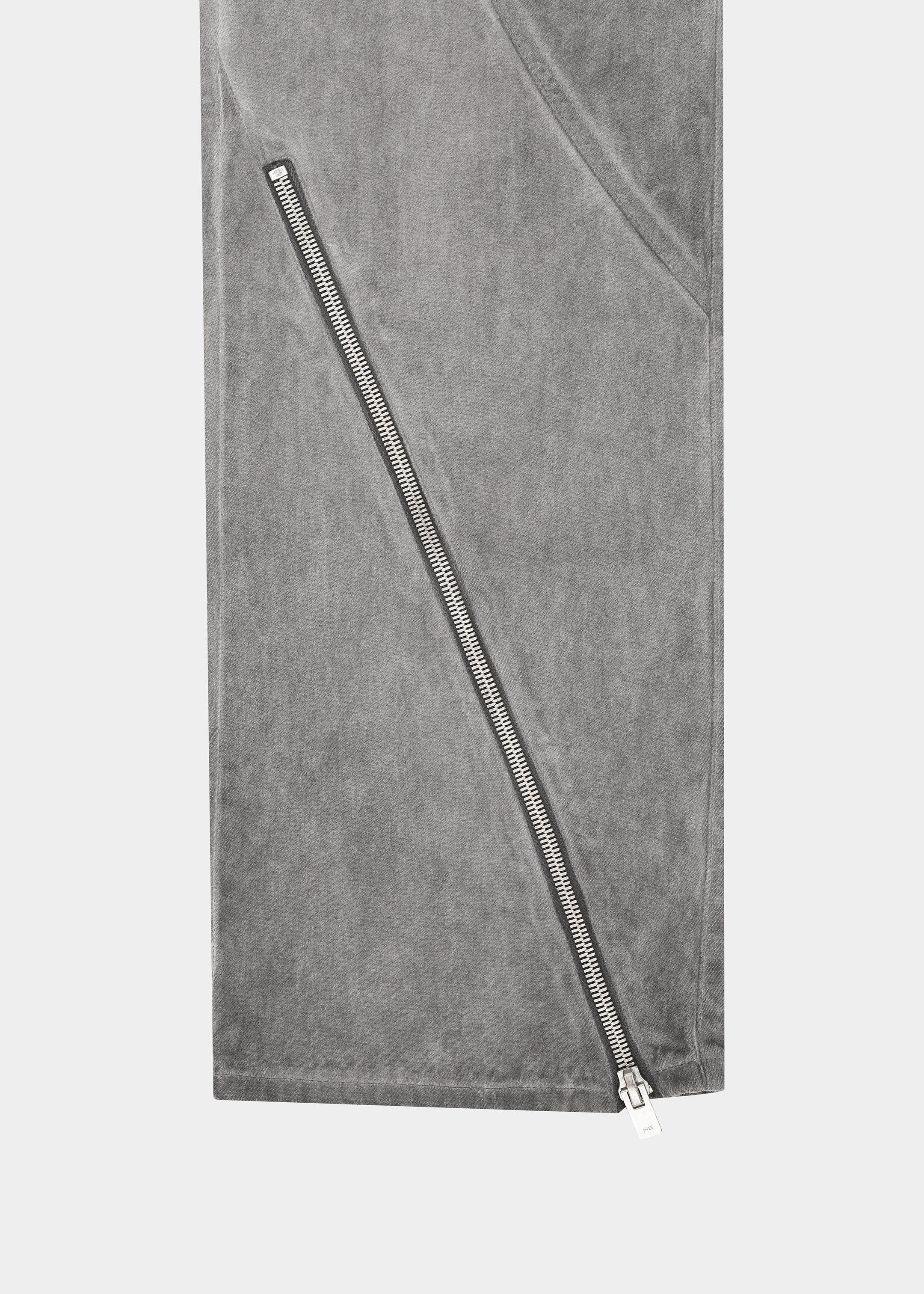 HE, product: MEROMORPHIC DENIM CARGO (Fig. 7)