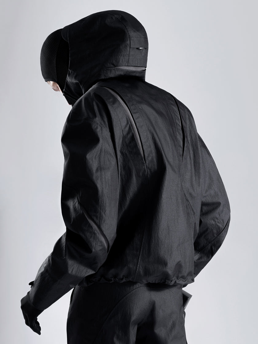 HE, product: RESILIENCE TECHNICAL JACKET (Fig. 18)