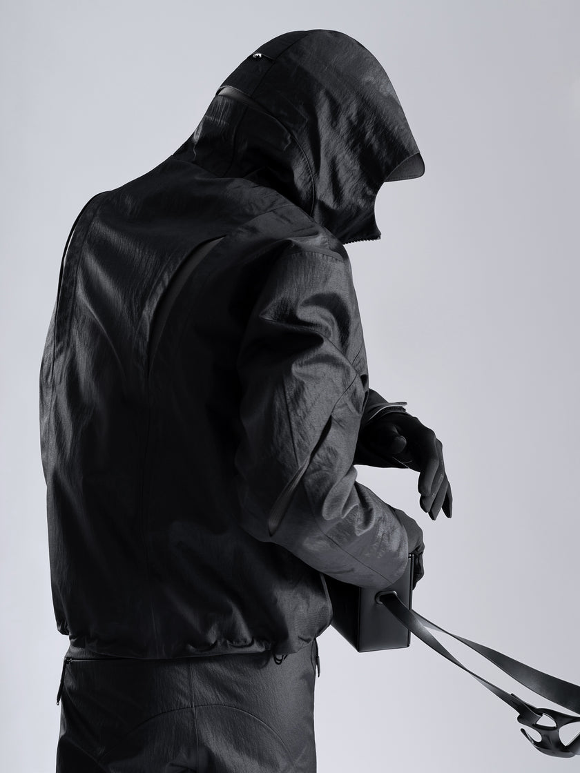 HE, product: RESILIENCE TECHNICAL JACKET (Fig. 20)