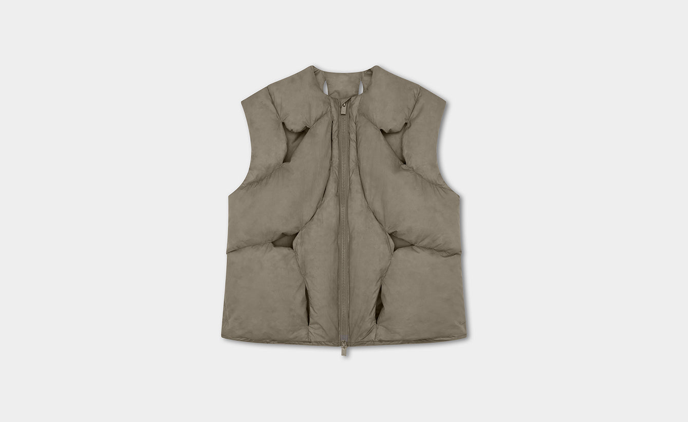 HE, product: SOLSTICE PADDED VEST (Fig. 1)