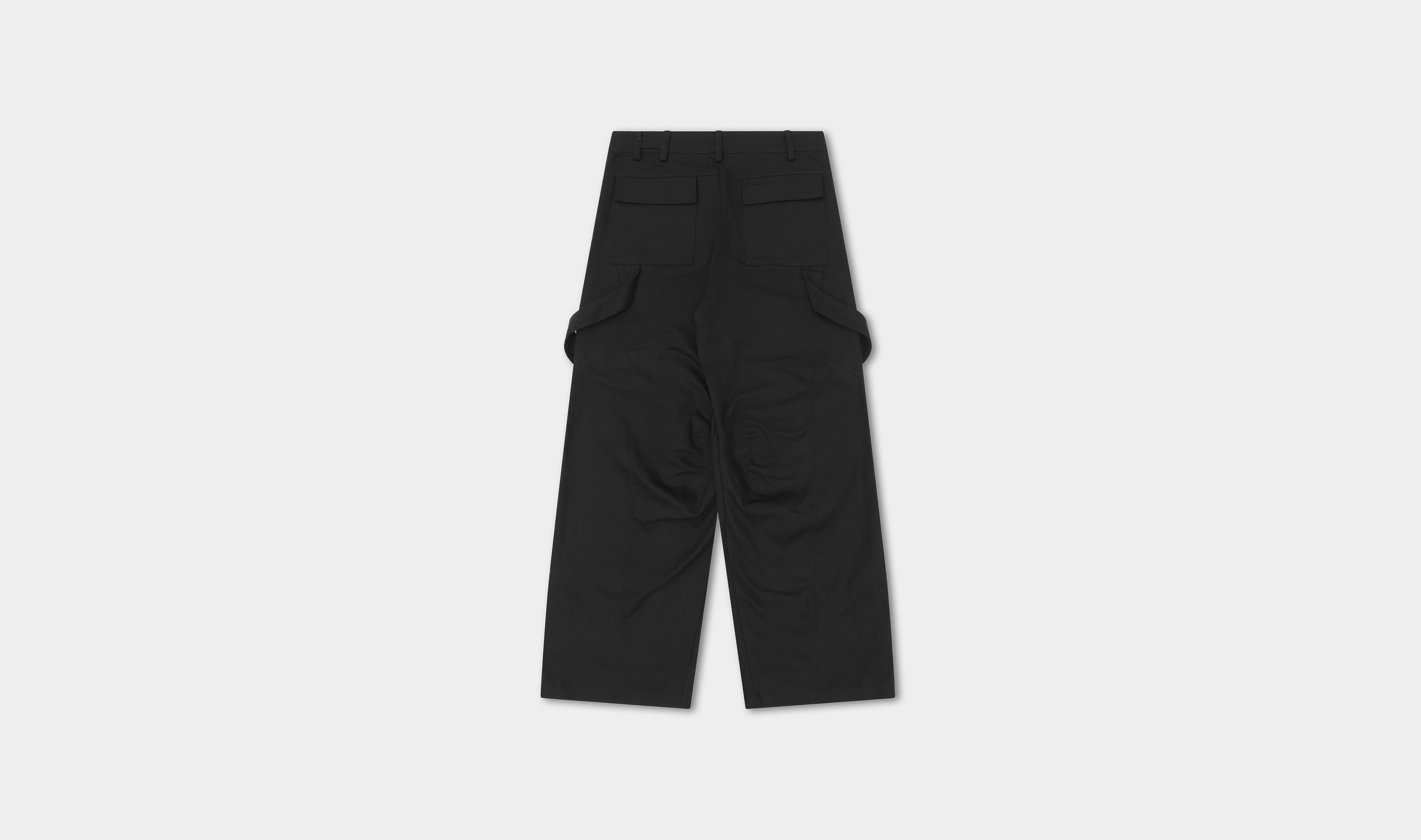 HE, product: CELLULAE CARGO TROUSERS (Fig. 10)