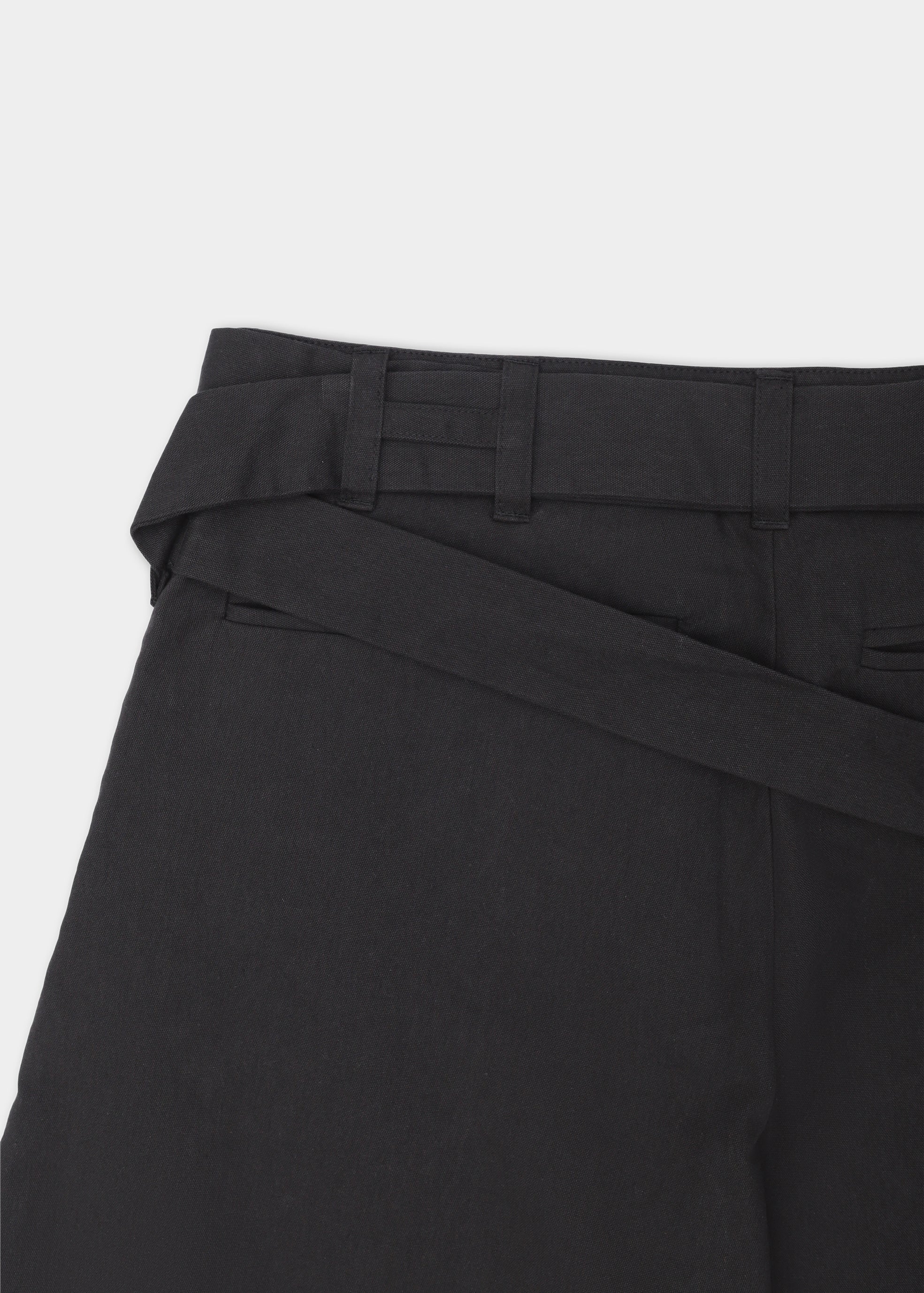 HE, product: LUSTER PANTS (Fig. 9)