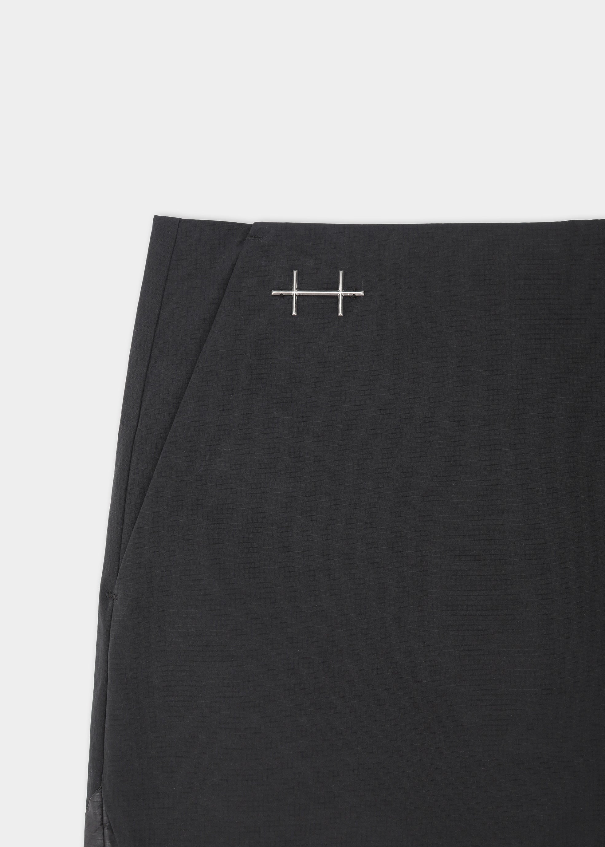 HE, product: POLARIZE SKIRT (Fig. 8)