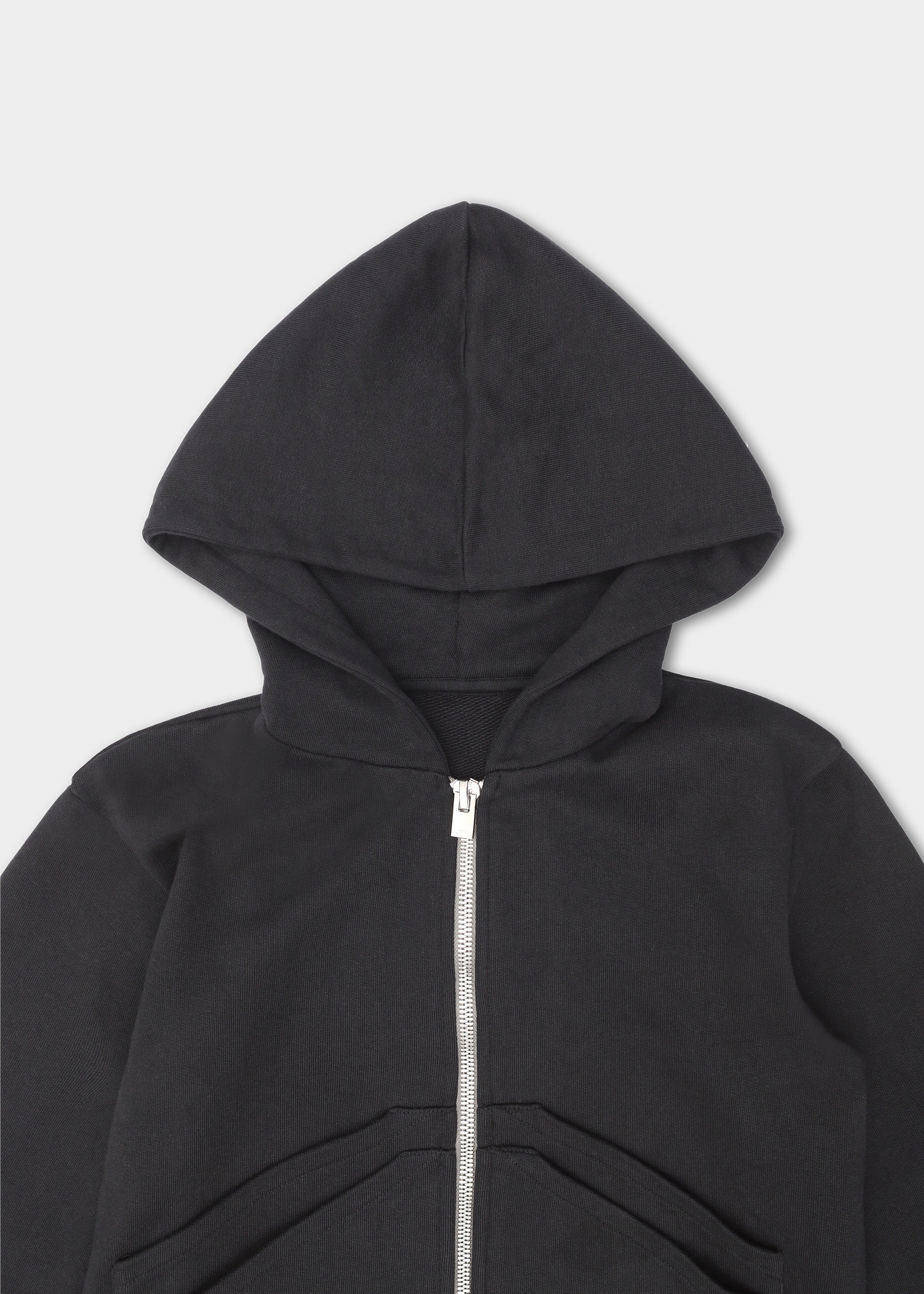 HE, product: SAROS HOODIE (Fig. 8)