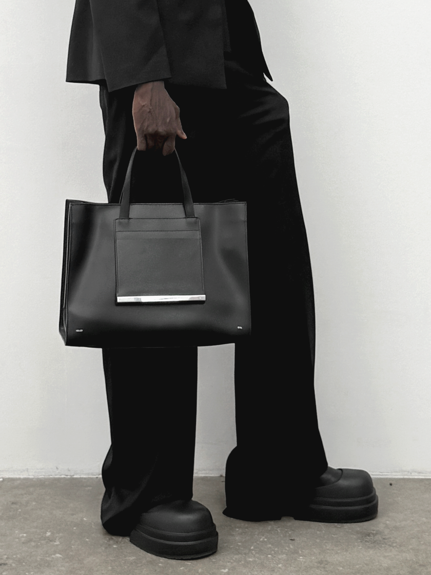 HE, editorial: VESPERA BAG