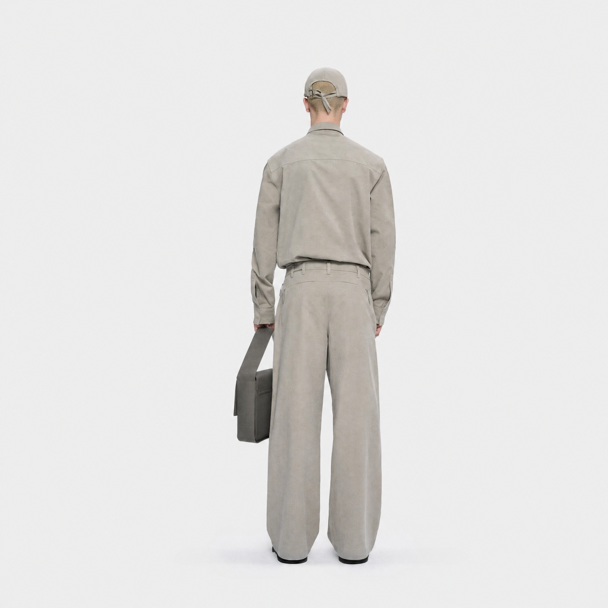 HE, product: ELUENT CANVAS BAG (Fig. 5)
