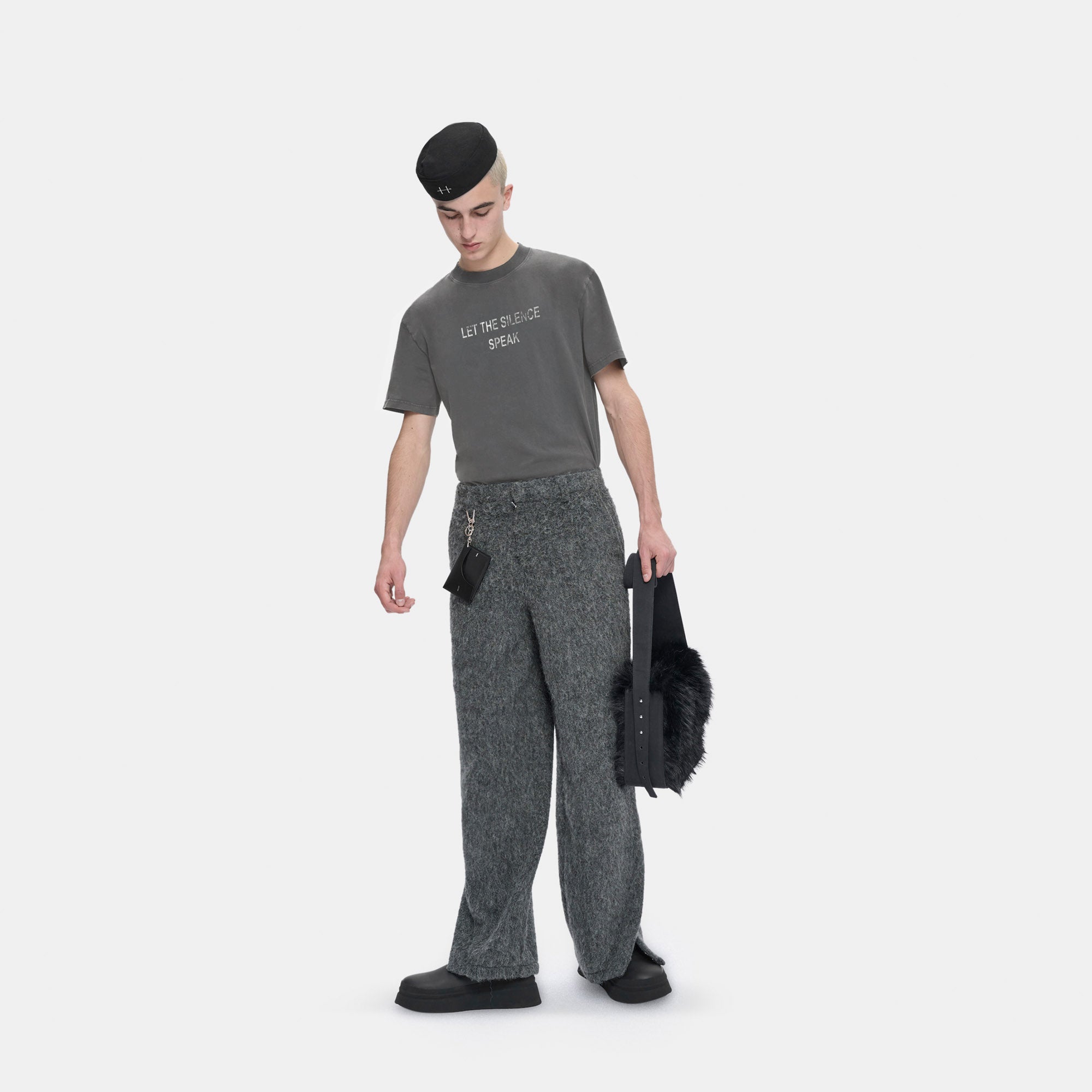 HE, product: TACITO T-SHIRT (Fig. 4)