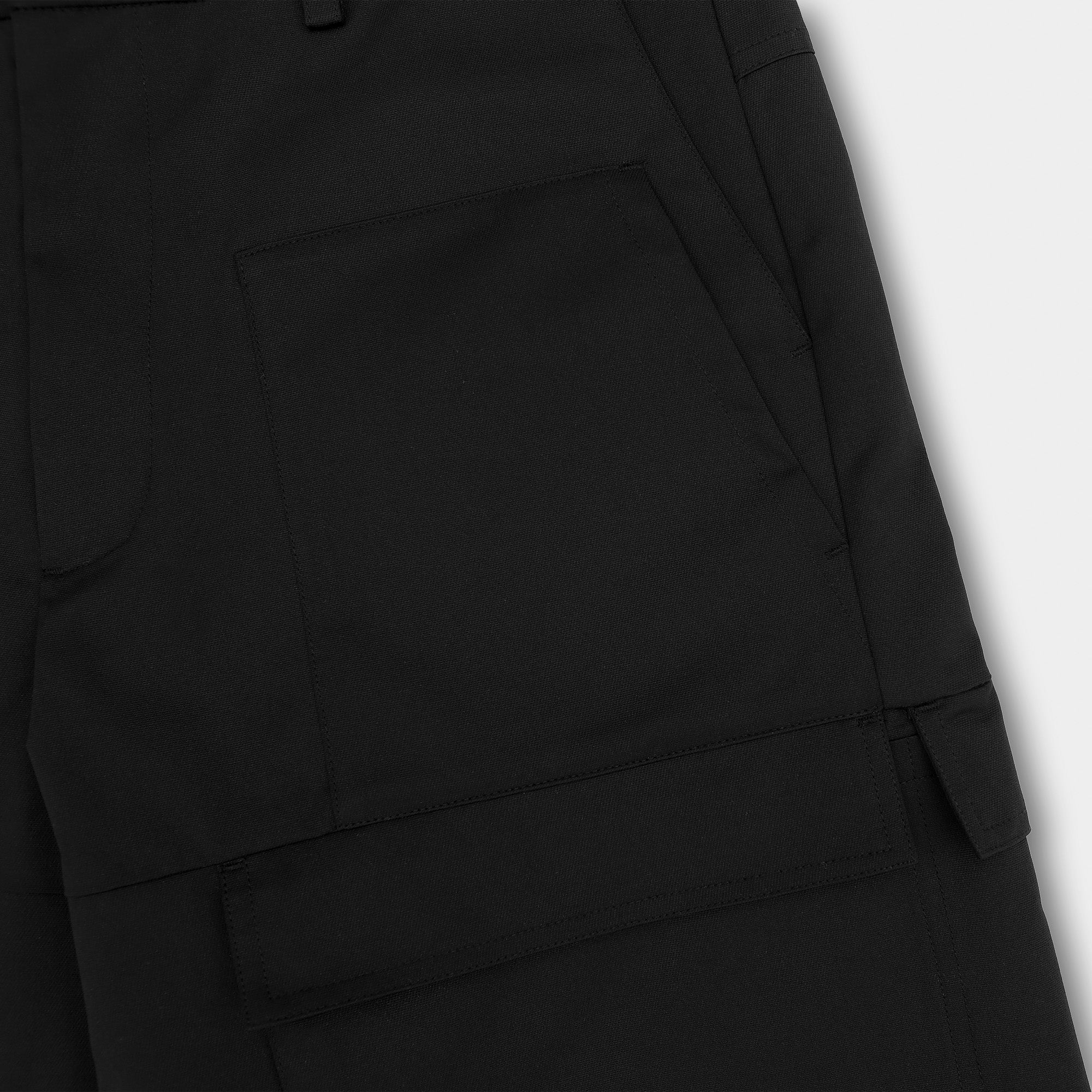 HE, product: CELLULAE CARGO SHORTS (Fig. 9)