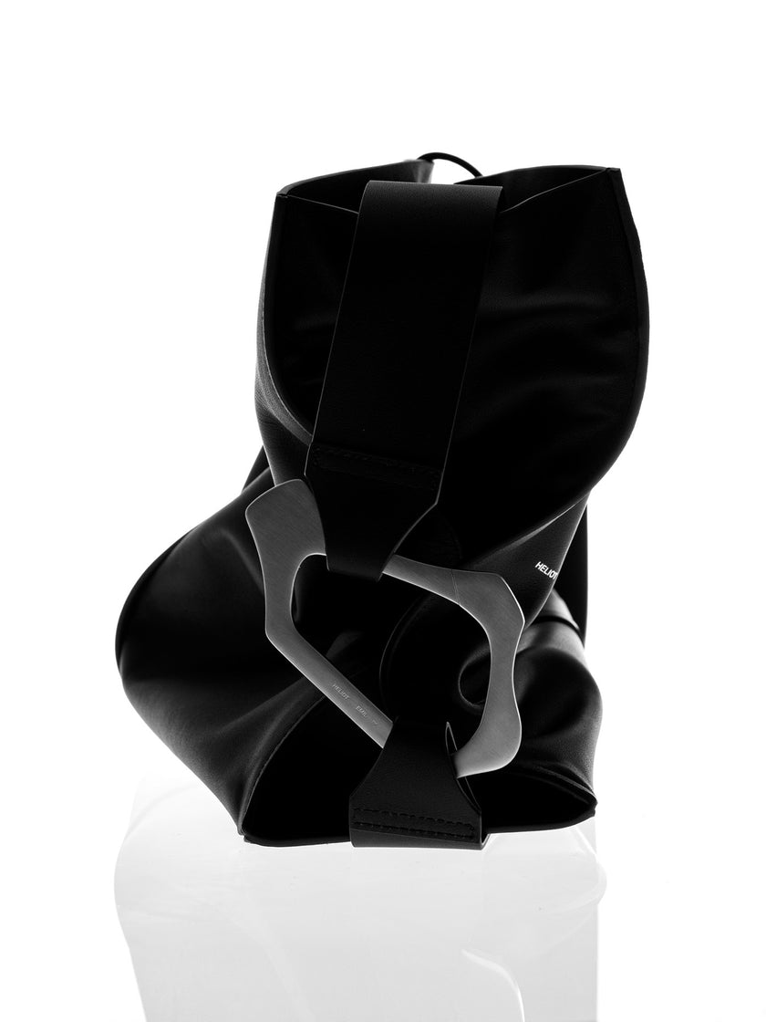 HE, product: LUCULENT TOTE BAG (Fig. 12)