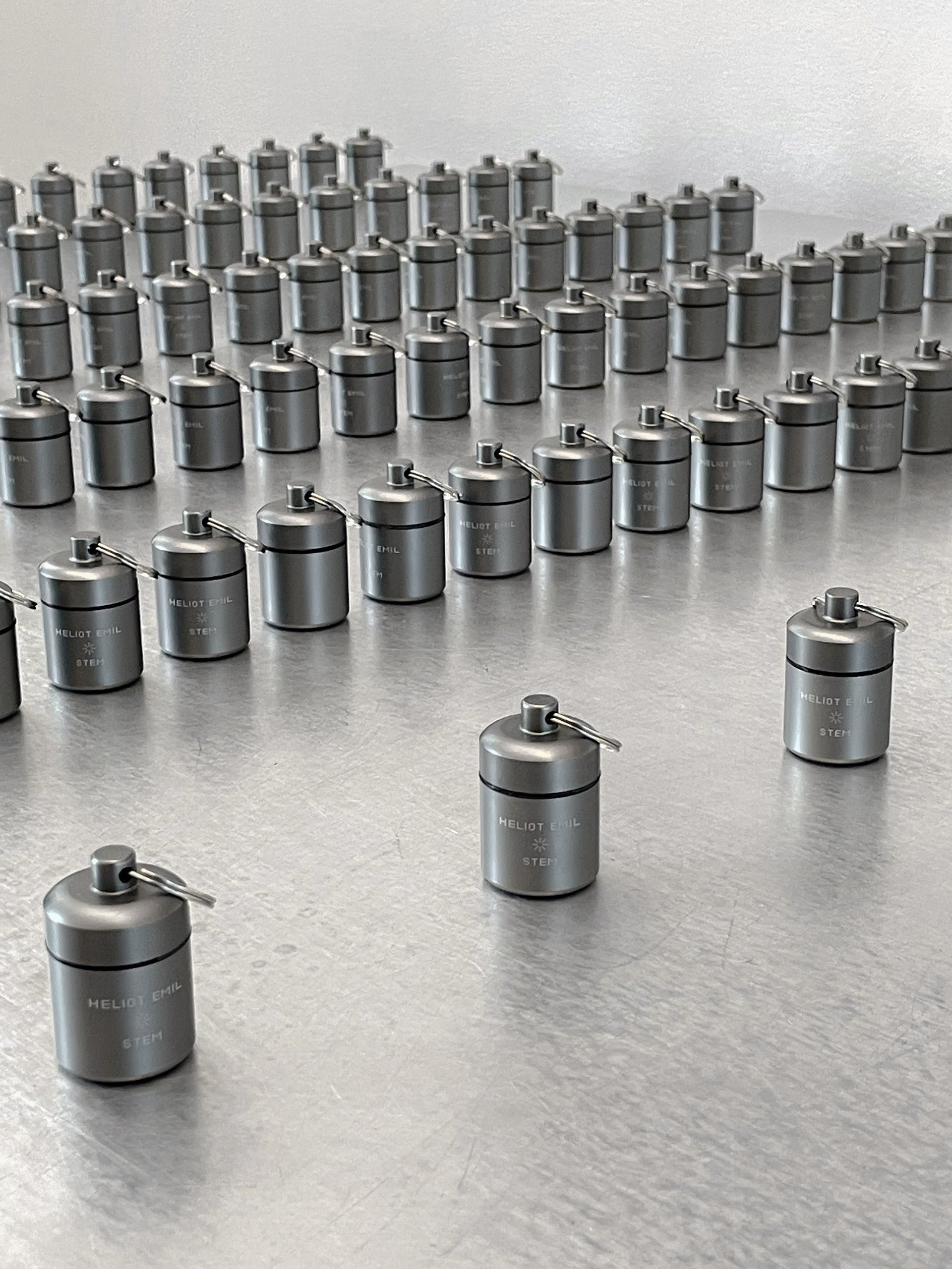 HELIOT EMIL__dekstop