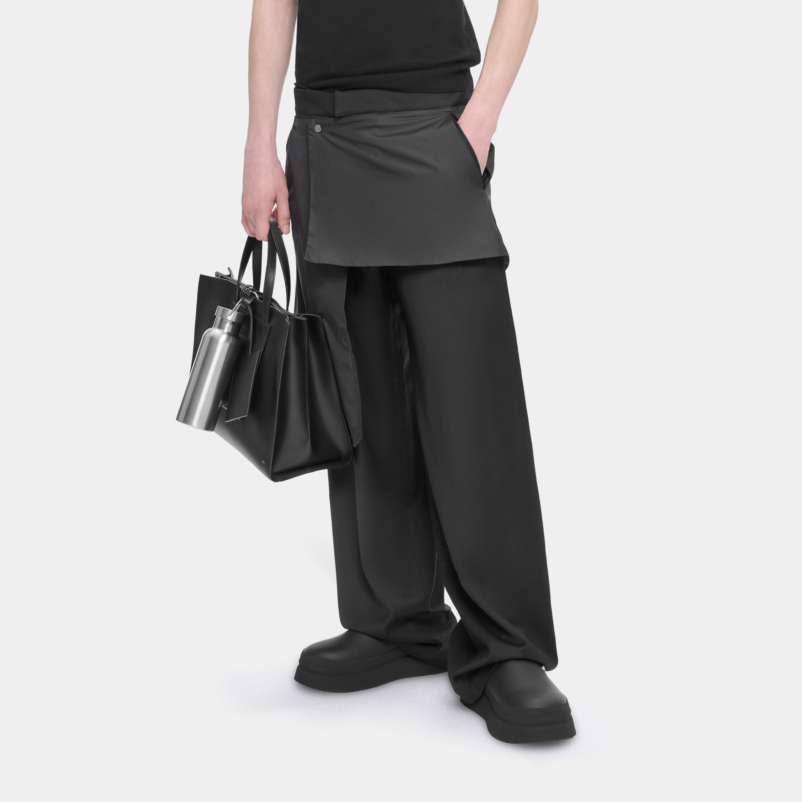 HE, product: LEVADE TAILORED TROUSERS (Fig. 5)
