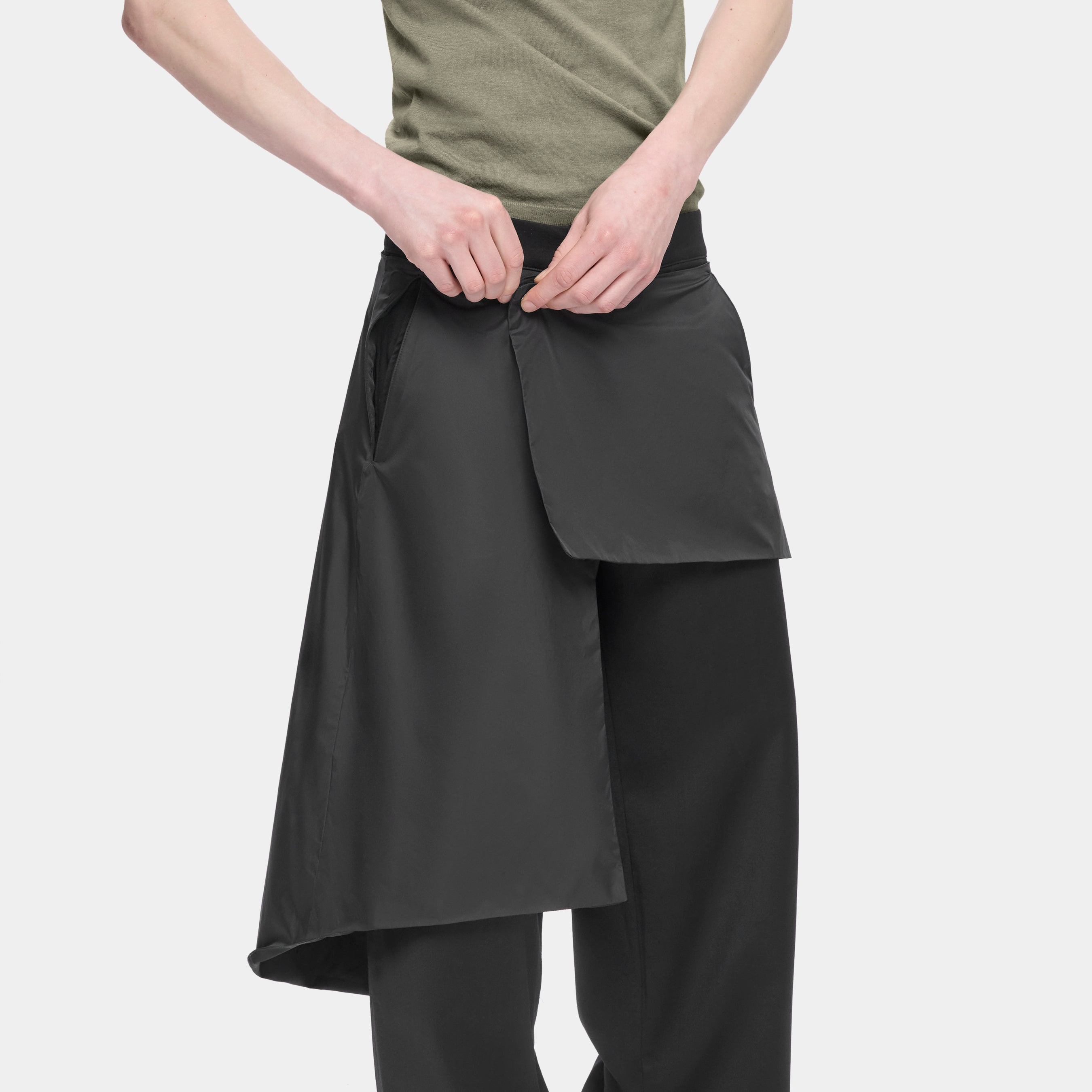 HE, product: LEVADE TAILORED TROUSERS (Fig. 7)