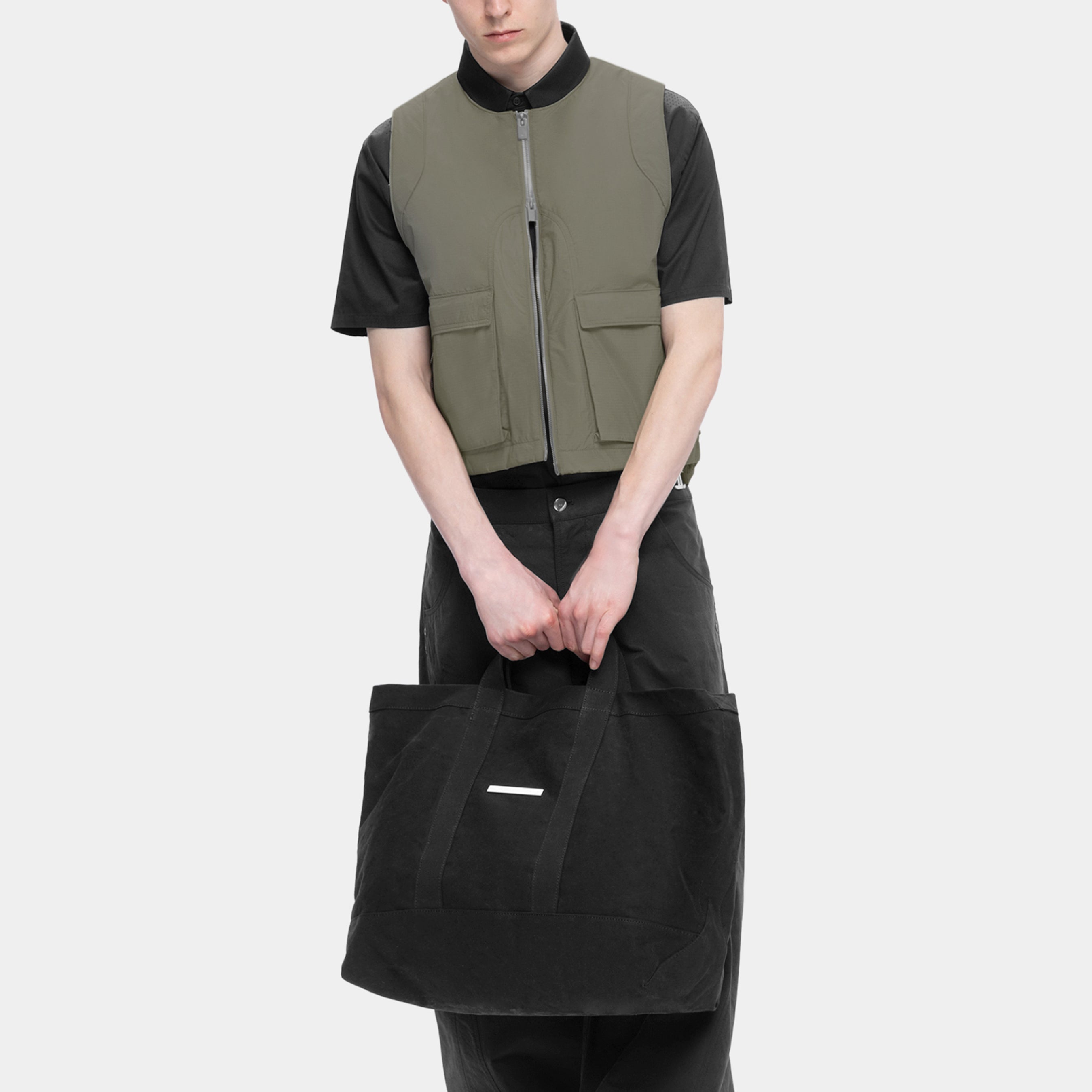 HE, product: MOTILITY VEST (Fig. 4)