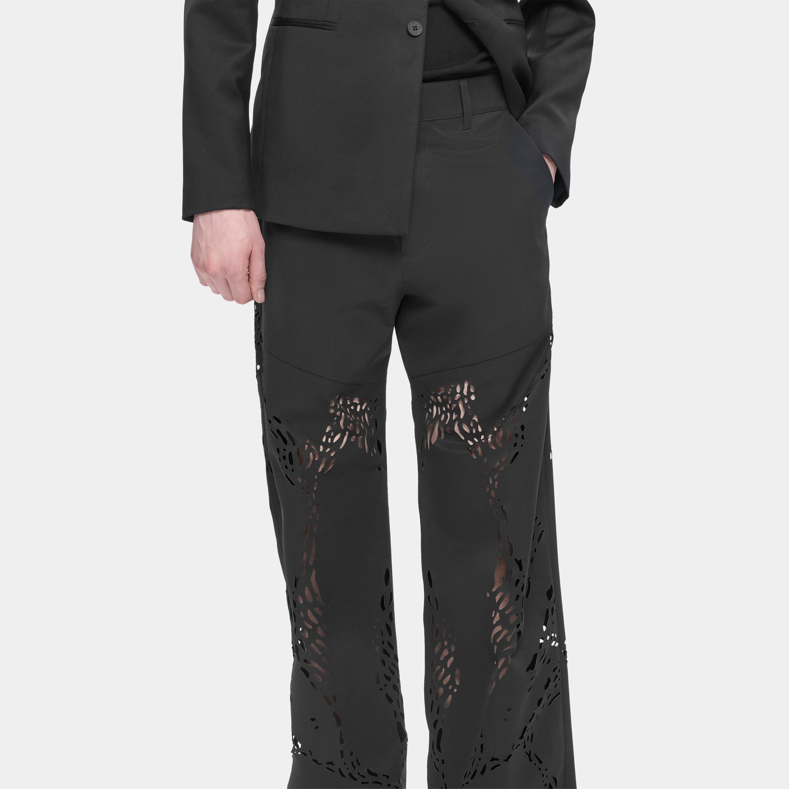 HE, product: ROAN TROUSERS (Fig. 6)