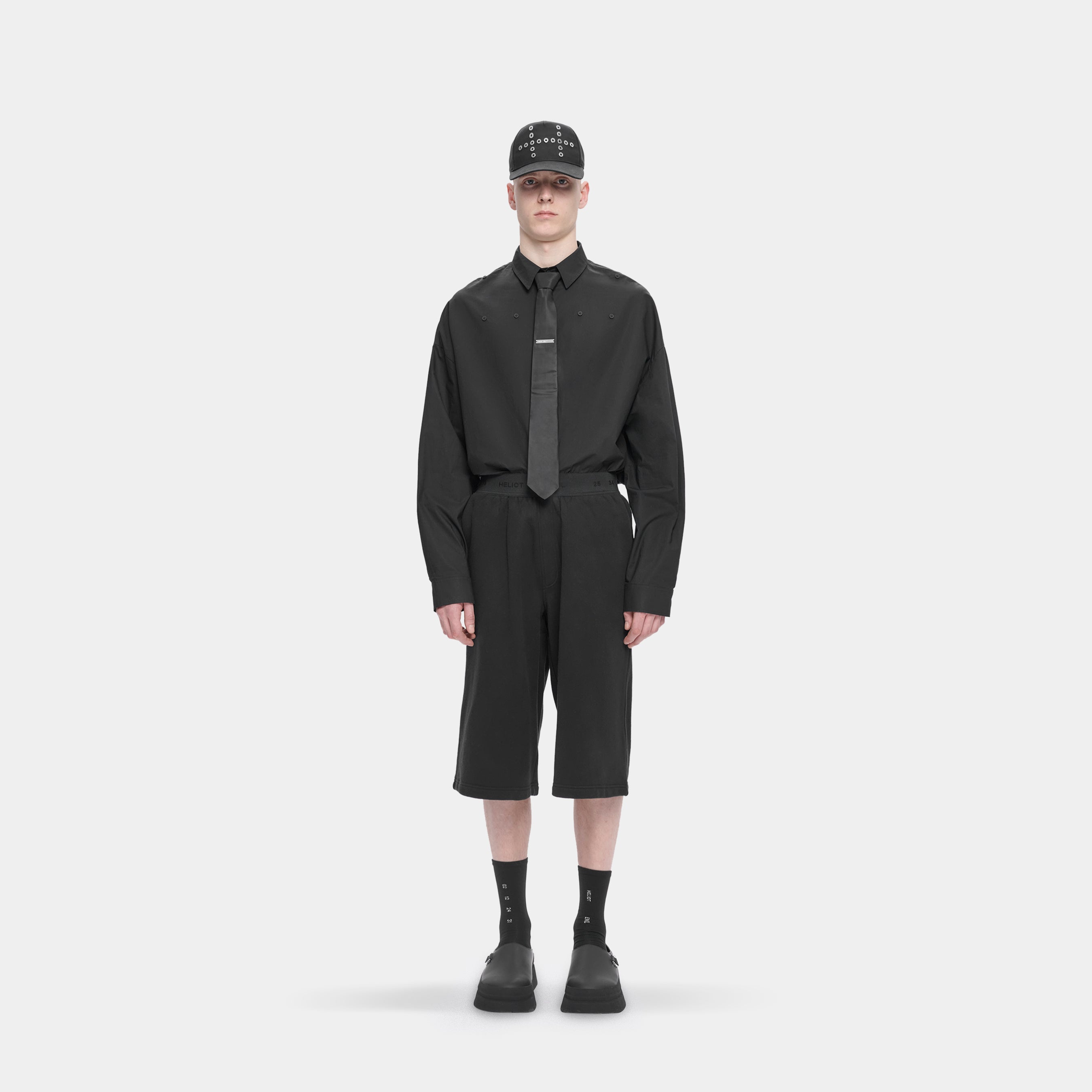 HE, product: PLANNAR BERMUDAS (Fig. 2)