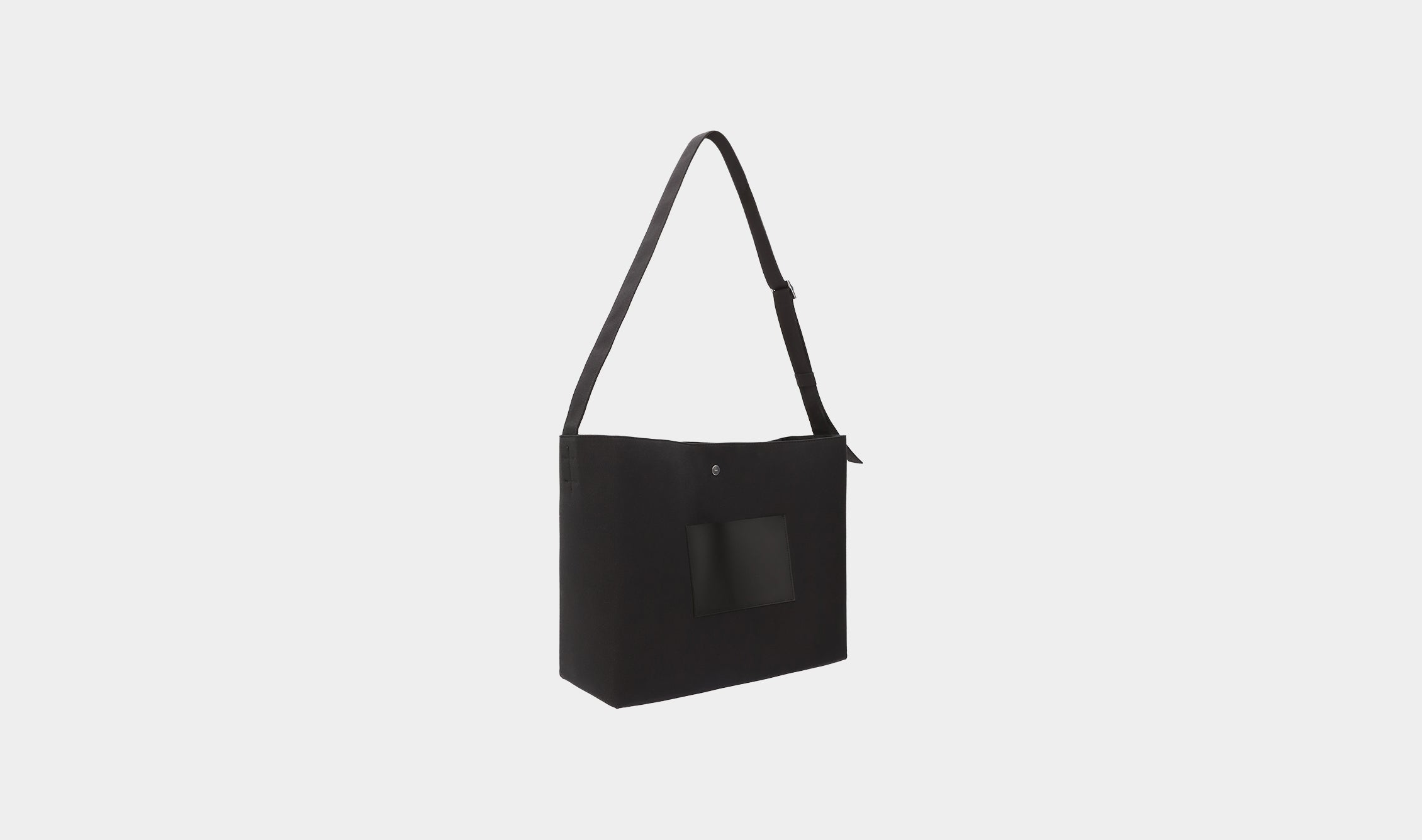 HE, product: CLAROR TOTE BAG (Fig. 14)