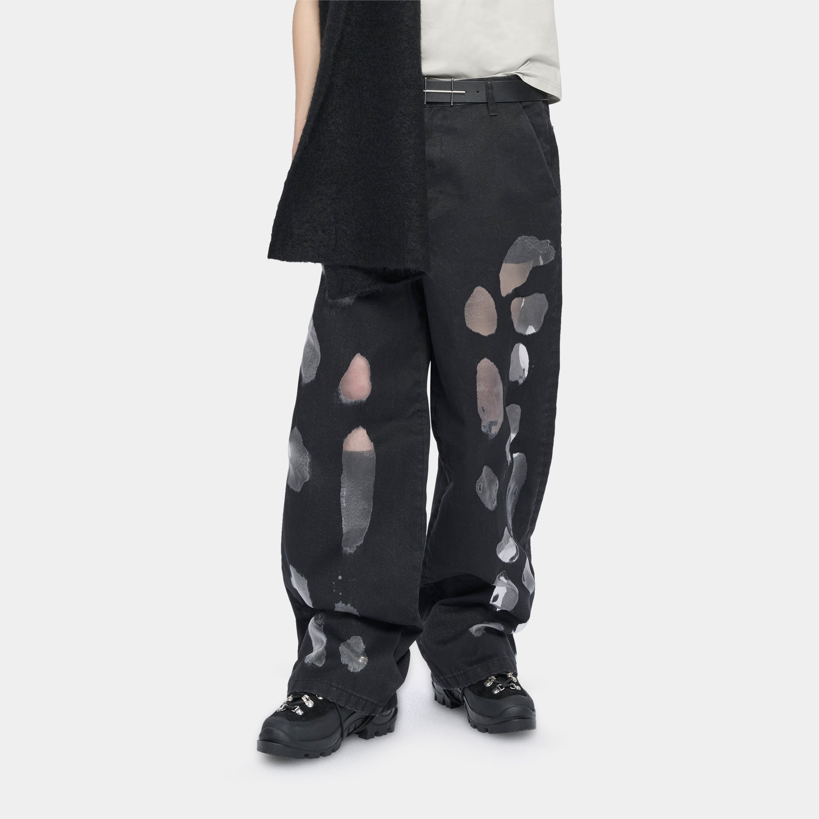 HE, product: GALLOP DENIM TROUSERS (Fig. 6)