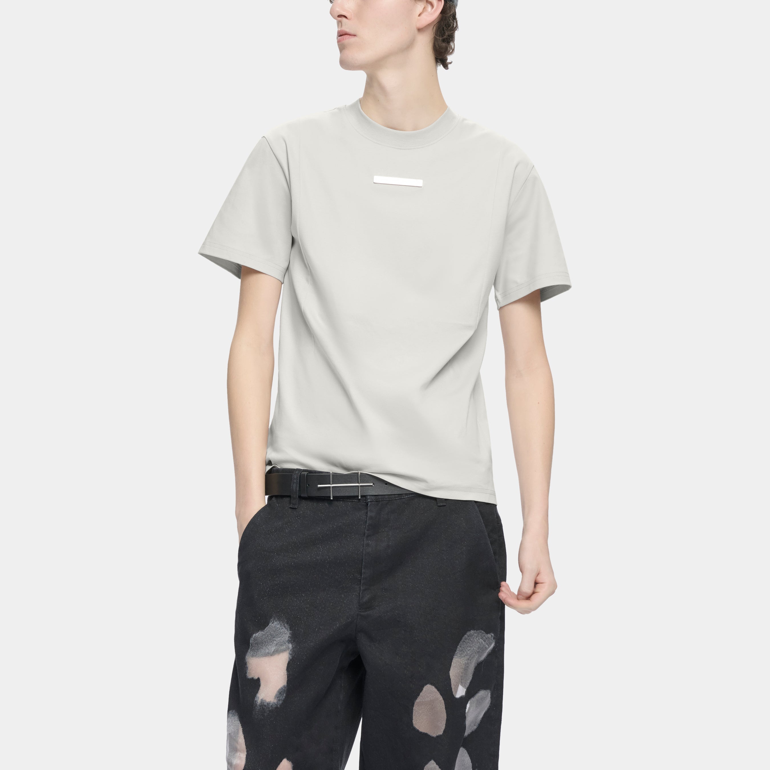 HE, product: ASTRAPE T-SHIRT (Fig. 4)