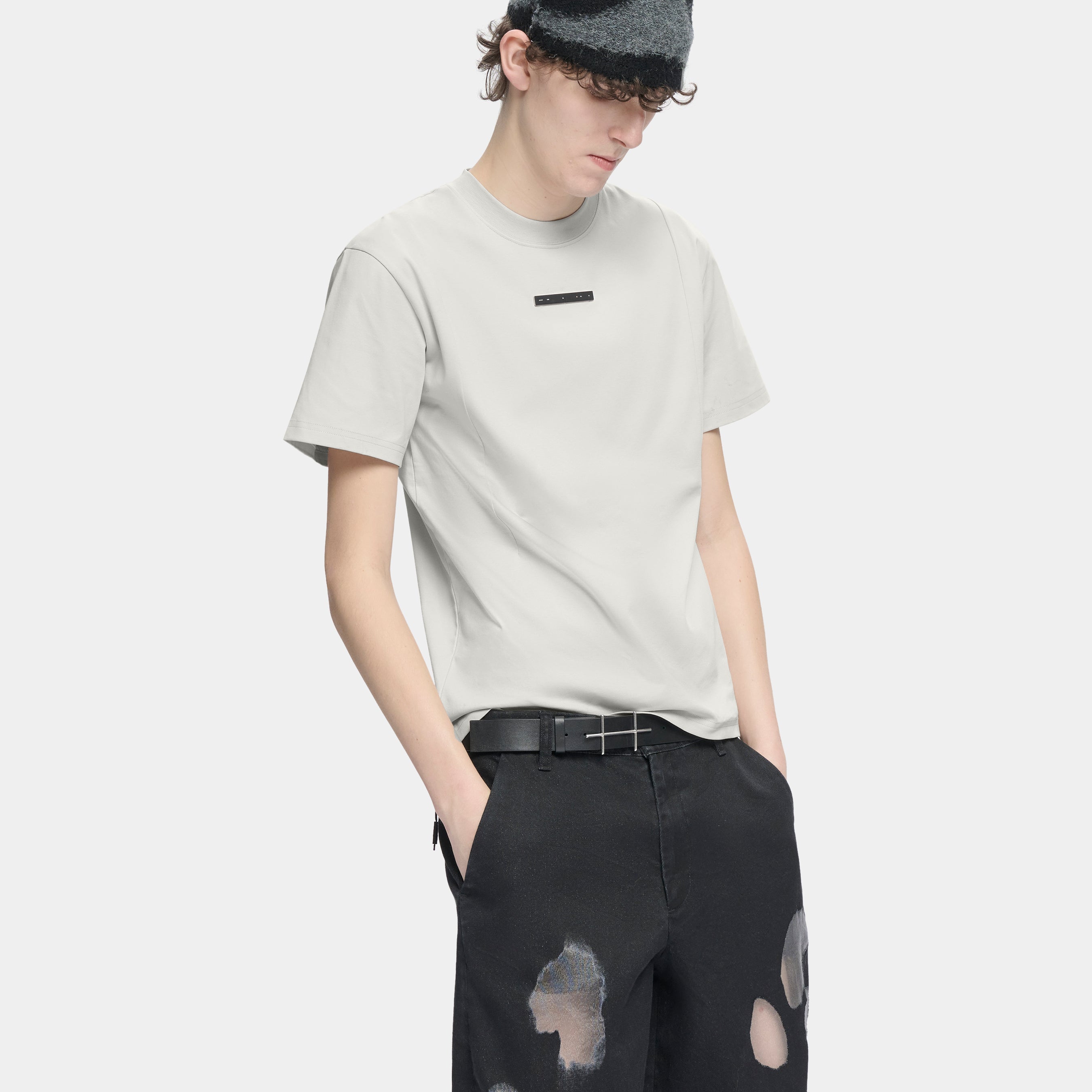 HE, product: ASTRAPE T-SHIRT (Fig. 5)