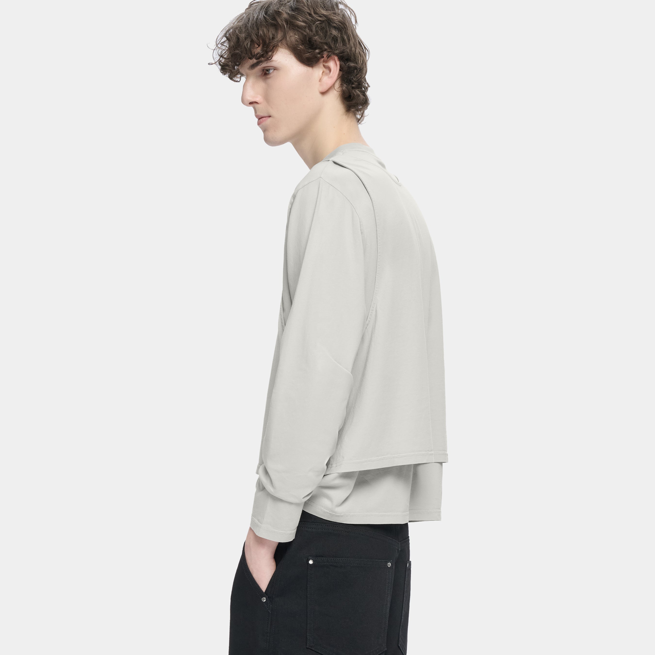 HE, product: REIN LS TEE (Fig. 7)