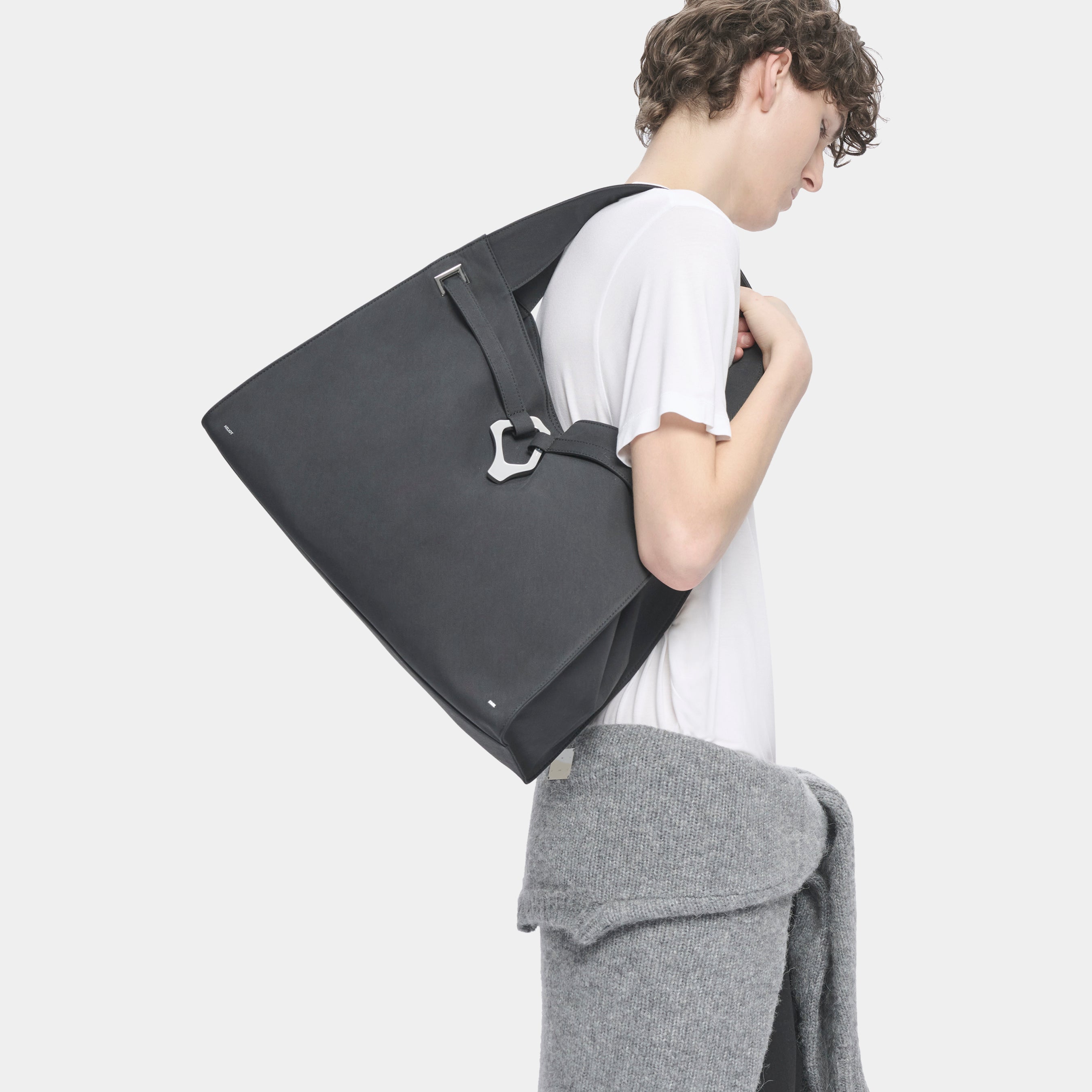 HE, product: SHAGYA BAG (Fig. 3)