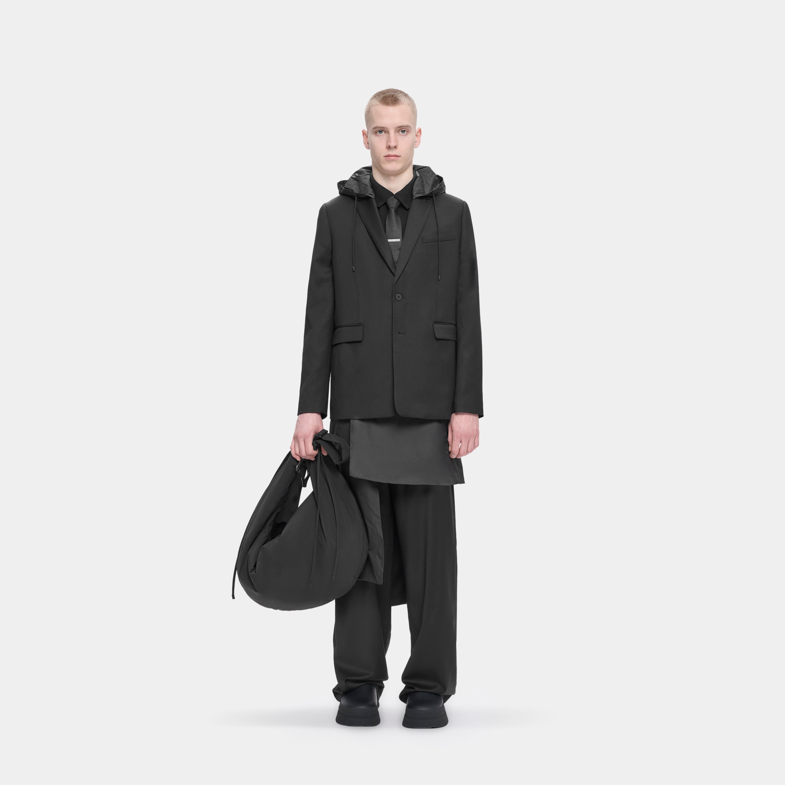 HE, product: LEVADE BLAZER (Fig. 2)