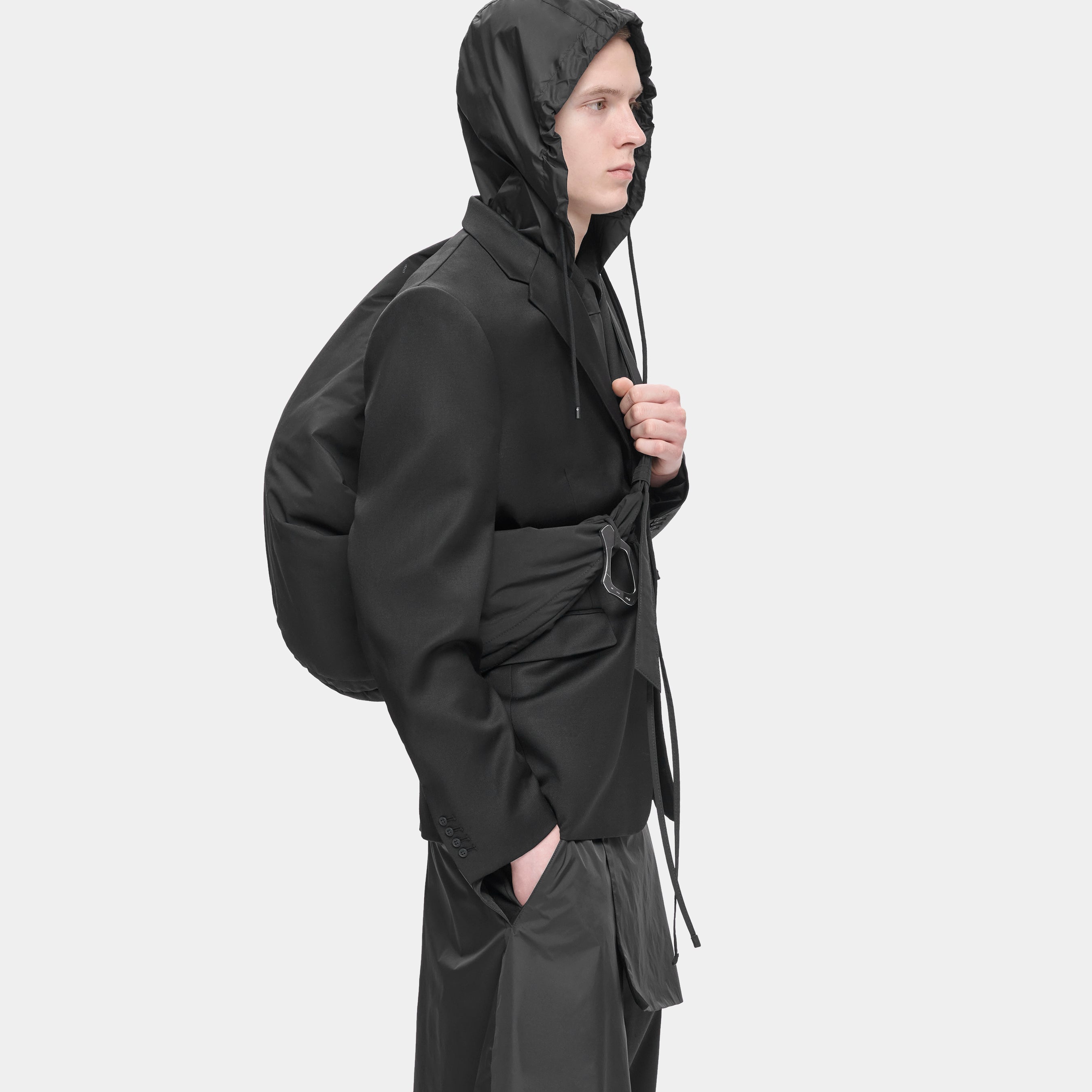HE, product: LEVADE BLAZER (Fig. 6)