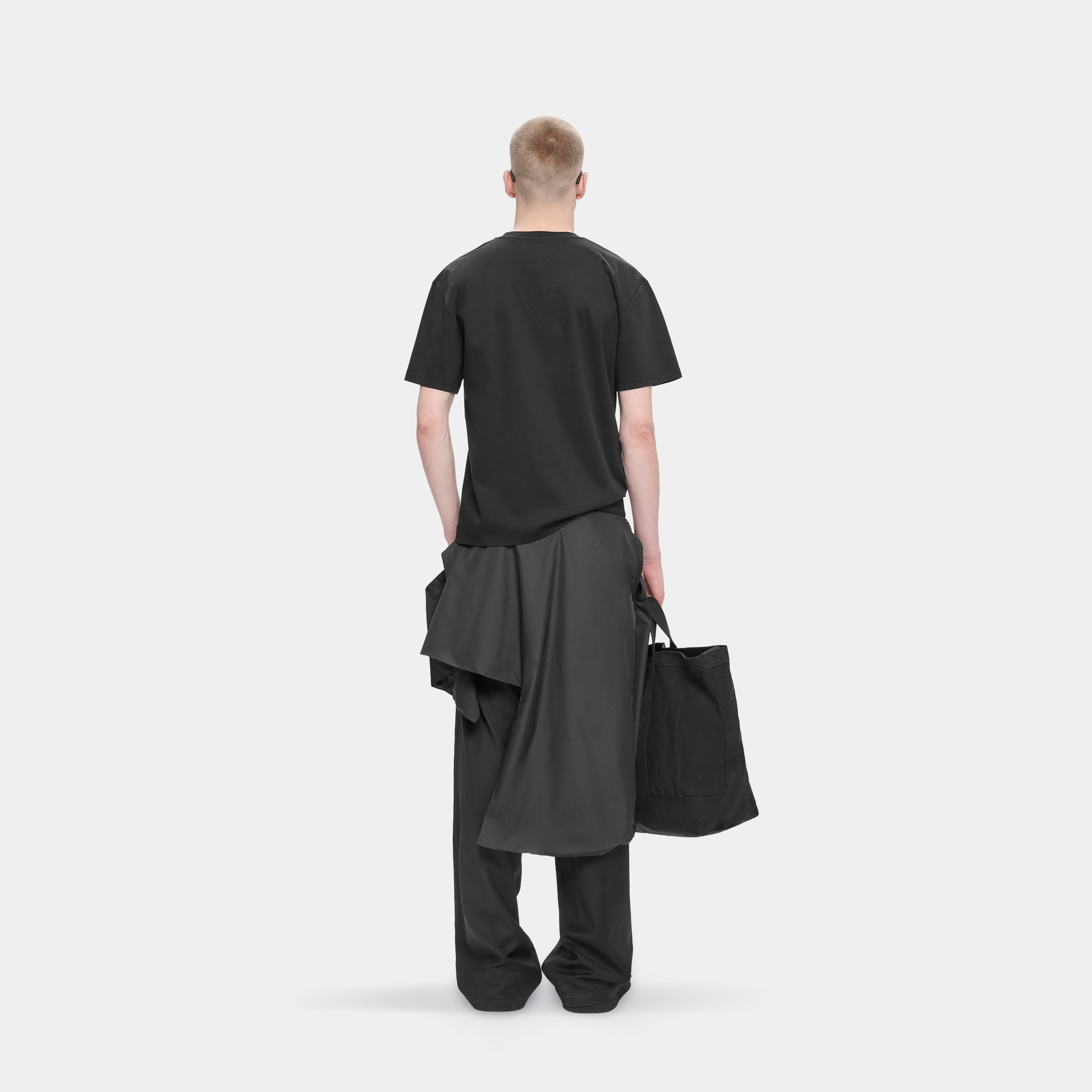 HE, product: FOAL TSHIRT (Fig. 3)