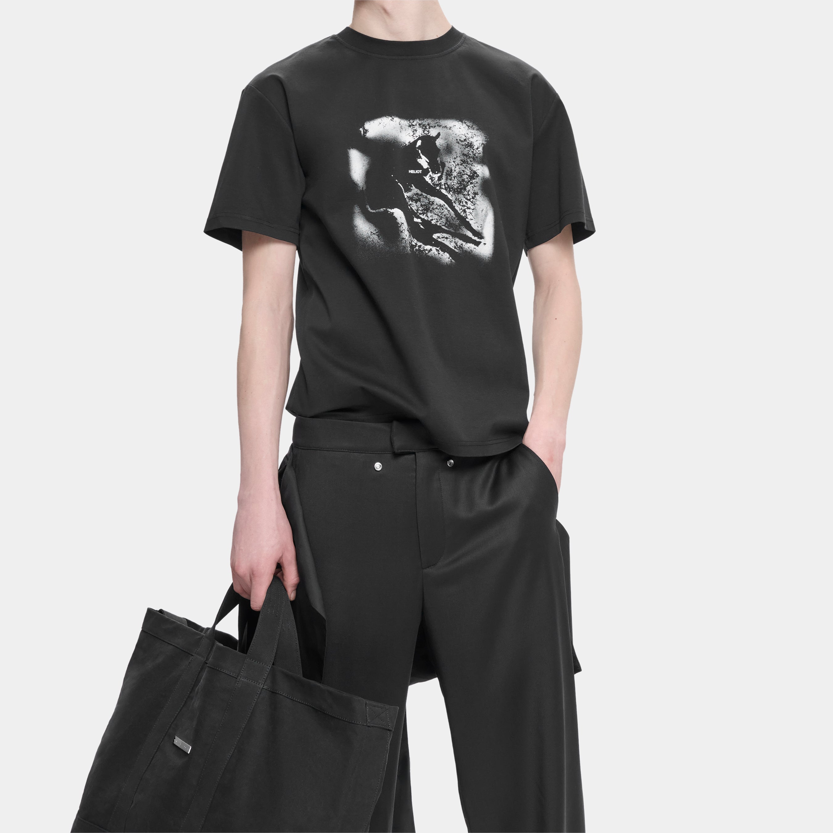 HE, product: FOAL TSHIRT (Fig. 5)