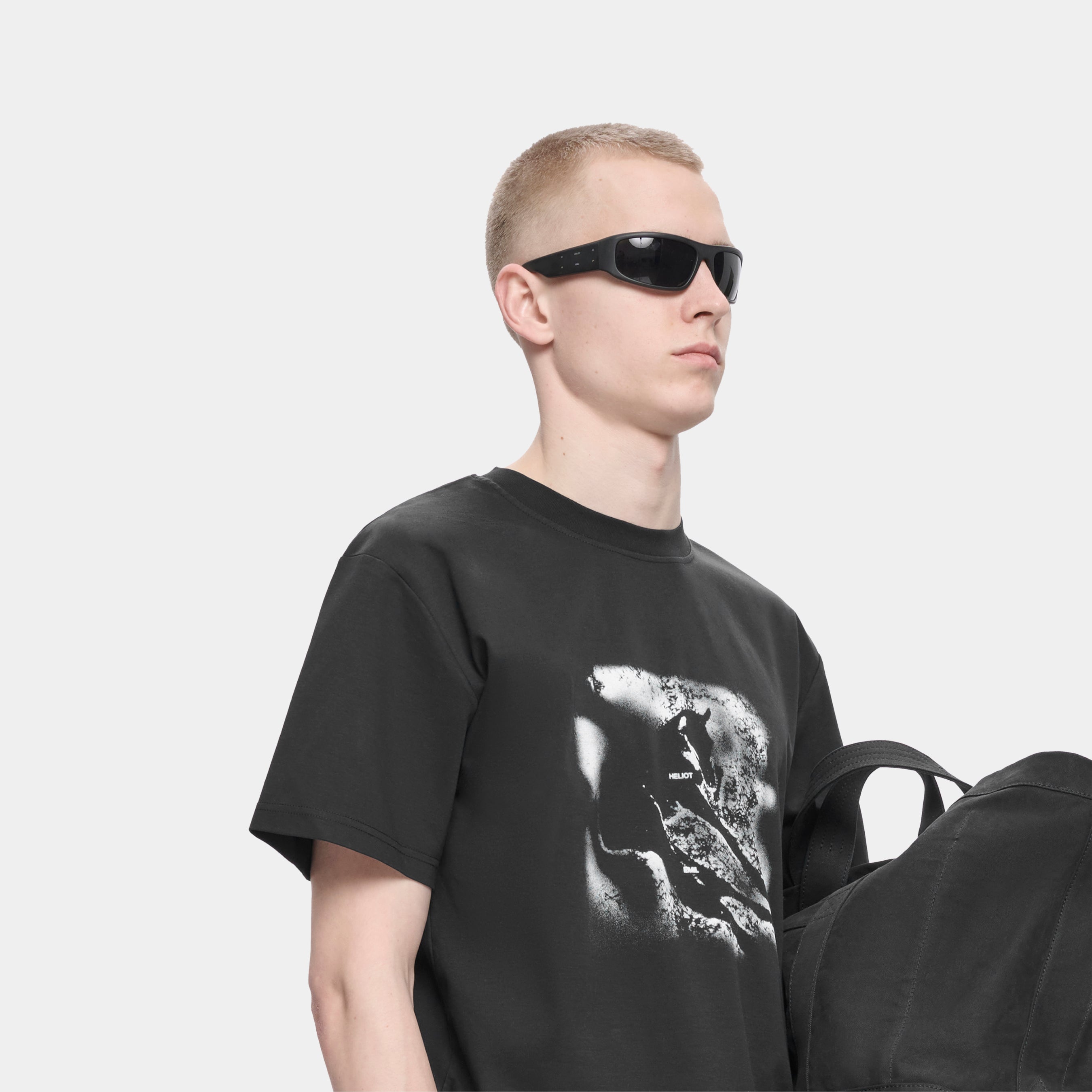 HE, product: LAMPROS SUNGLASSES (Fig. 5)
