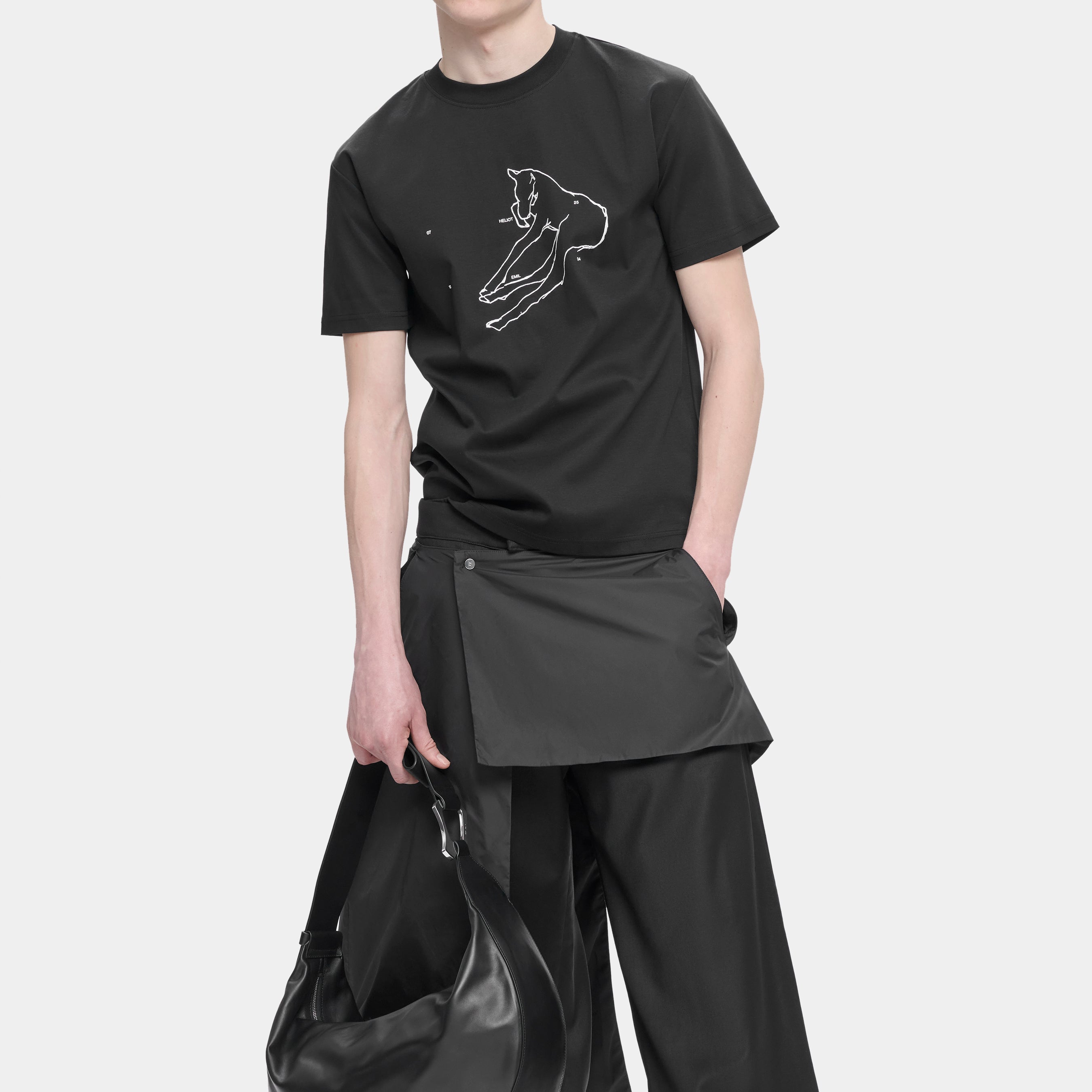 HE, product: COLT TSHIRT (Fig. 4)
