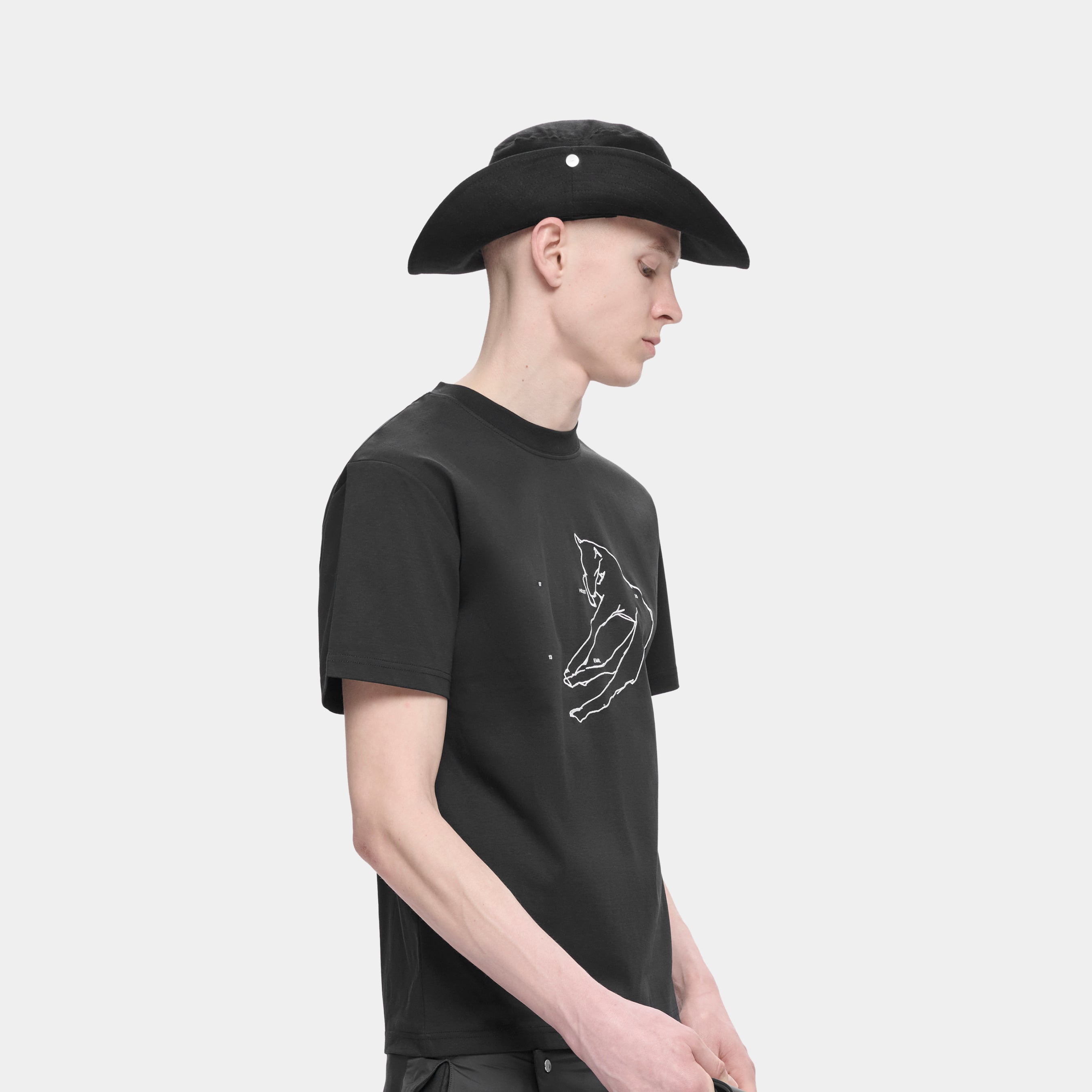 HE, product: COWBOY HAT (Fig. 5)