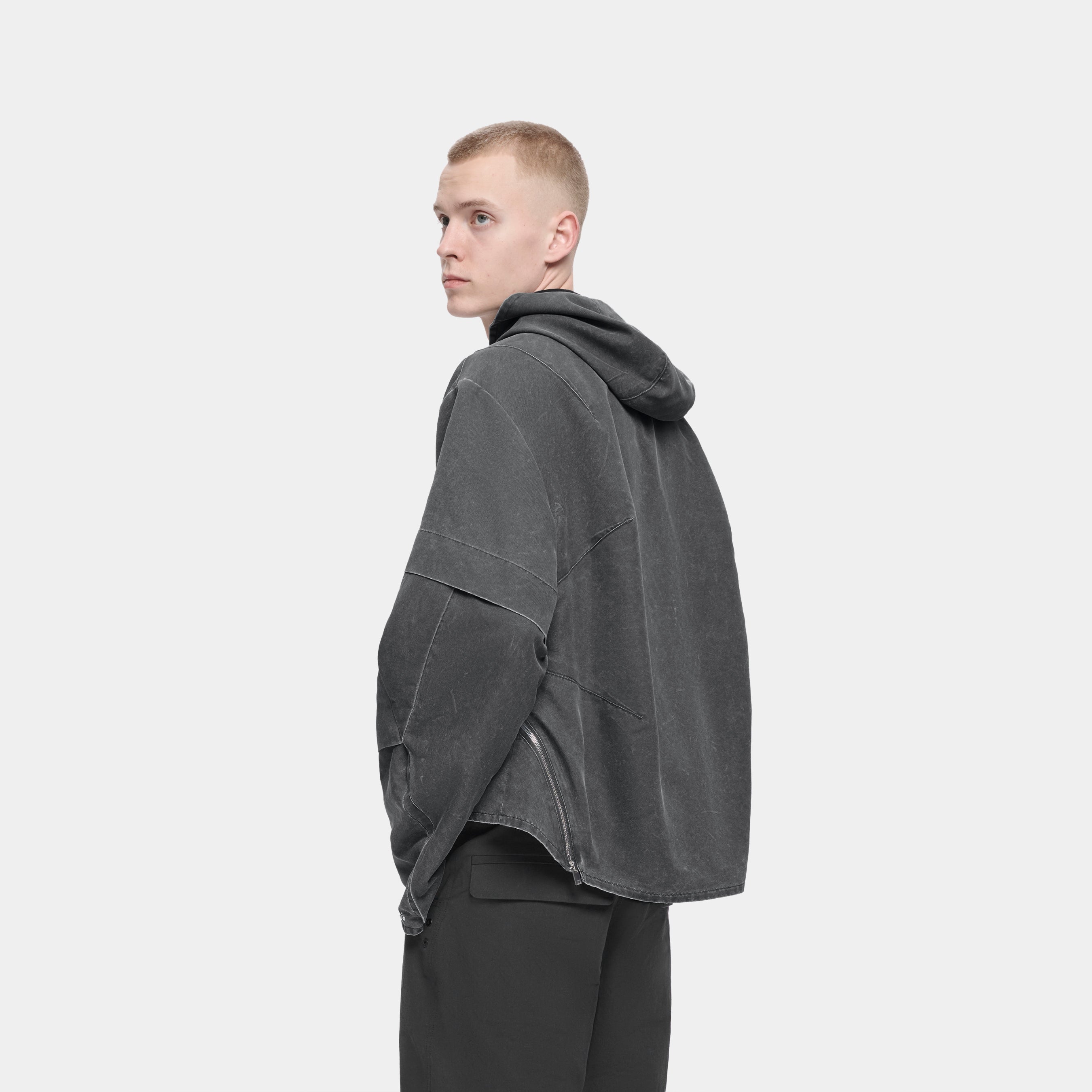 HE, product: CRINIS JACKET (Fig. 6)