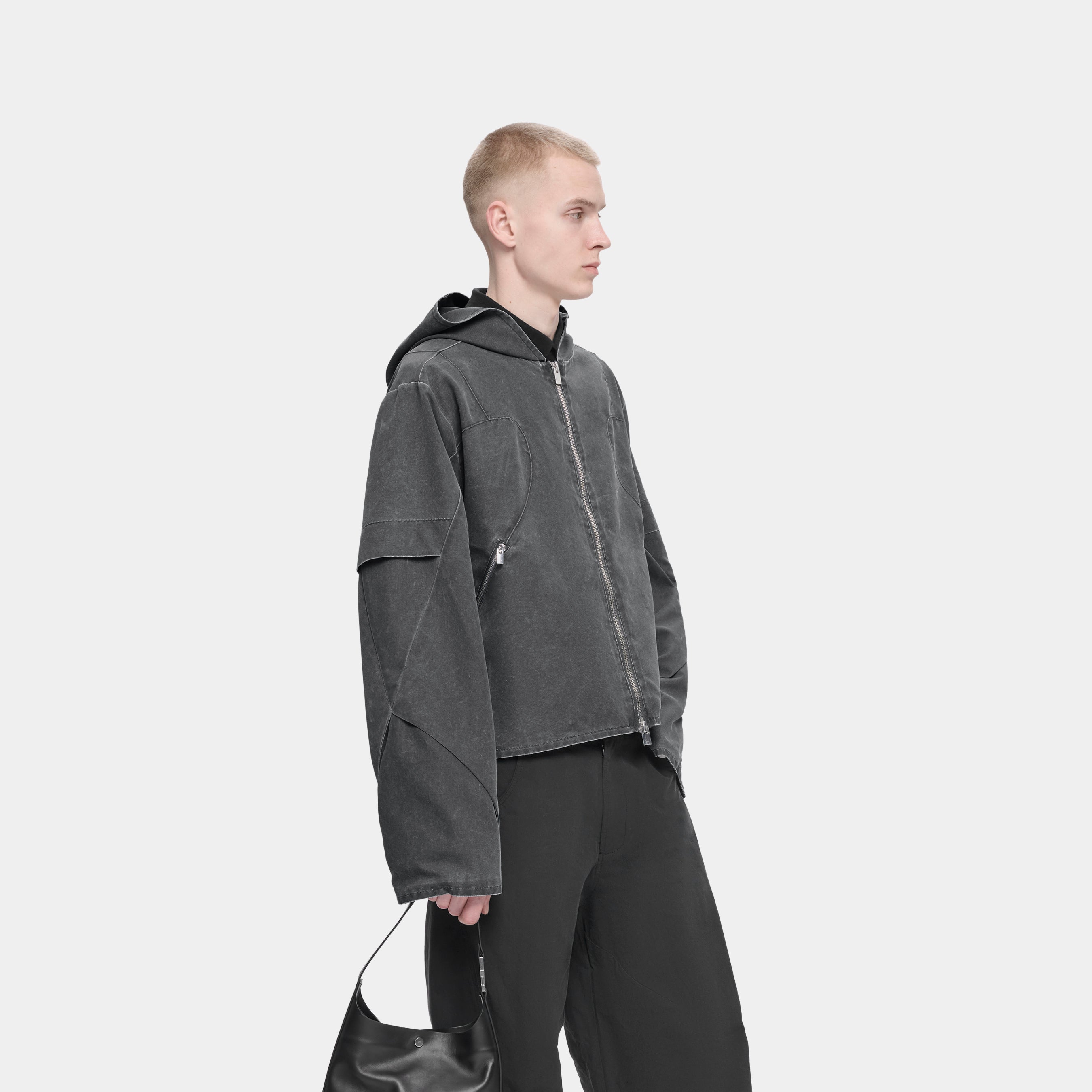 HE, product: CRINIS JACKET (Fig. 5)